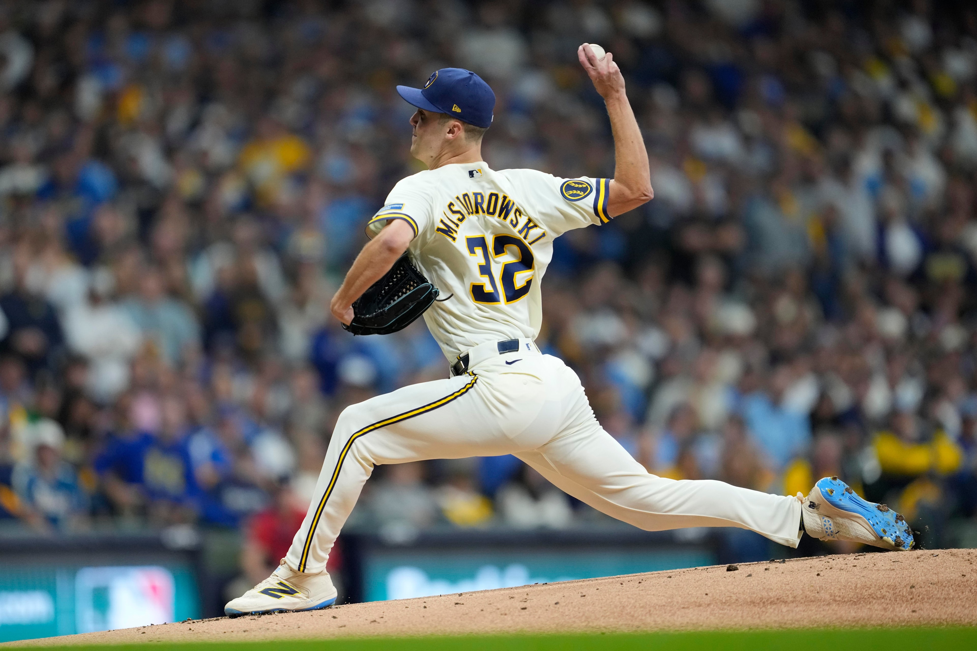 Brewers open MLB Championship Series night, chasing a first World Series while the final four set the tone