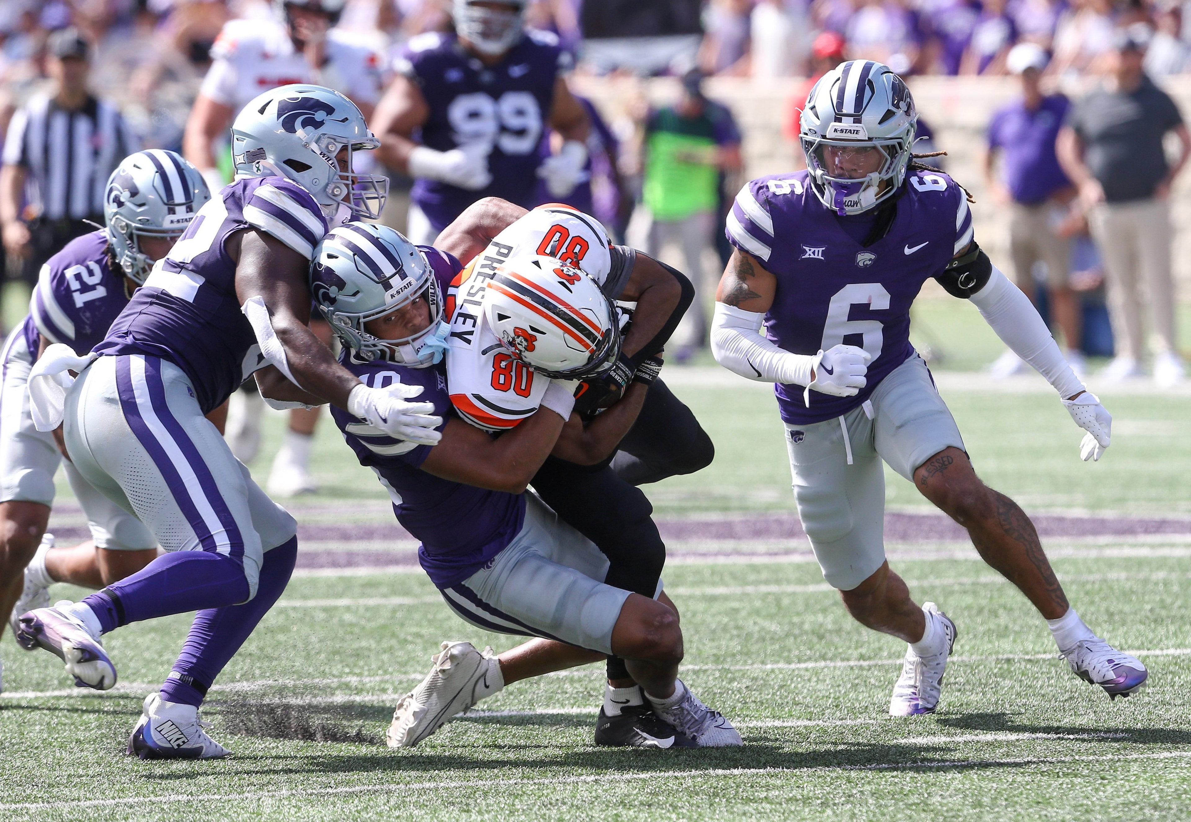 Kansas State linebacker Darien Whitaker Jr. is BracketCat’s Day 6 focus as kickoff nears, spotlighting self-discipline