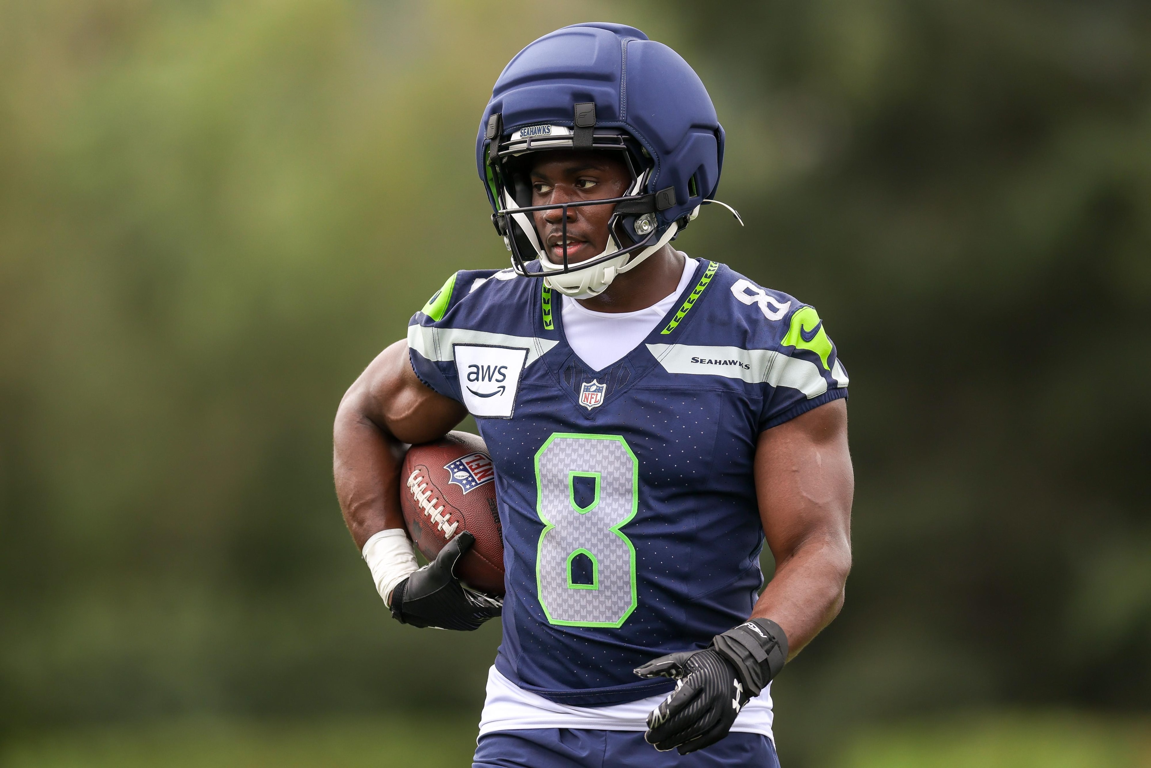 Jadarian Price returns to Seahawks practice in pads after week-long injury scare