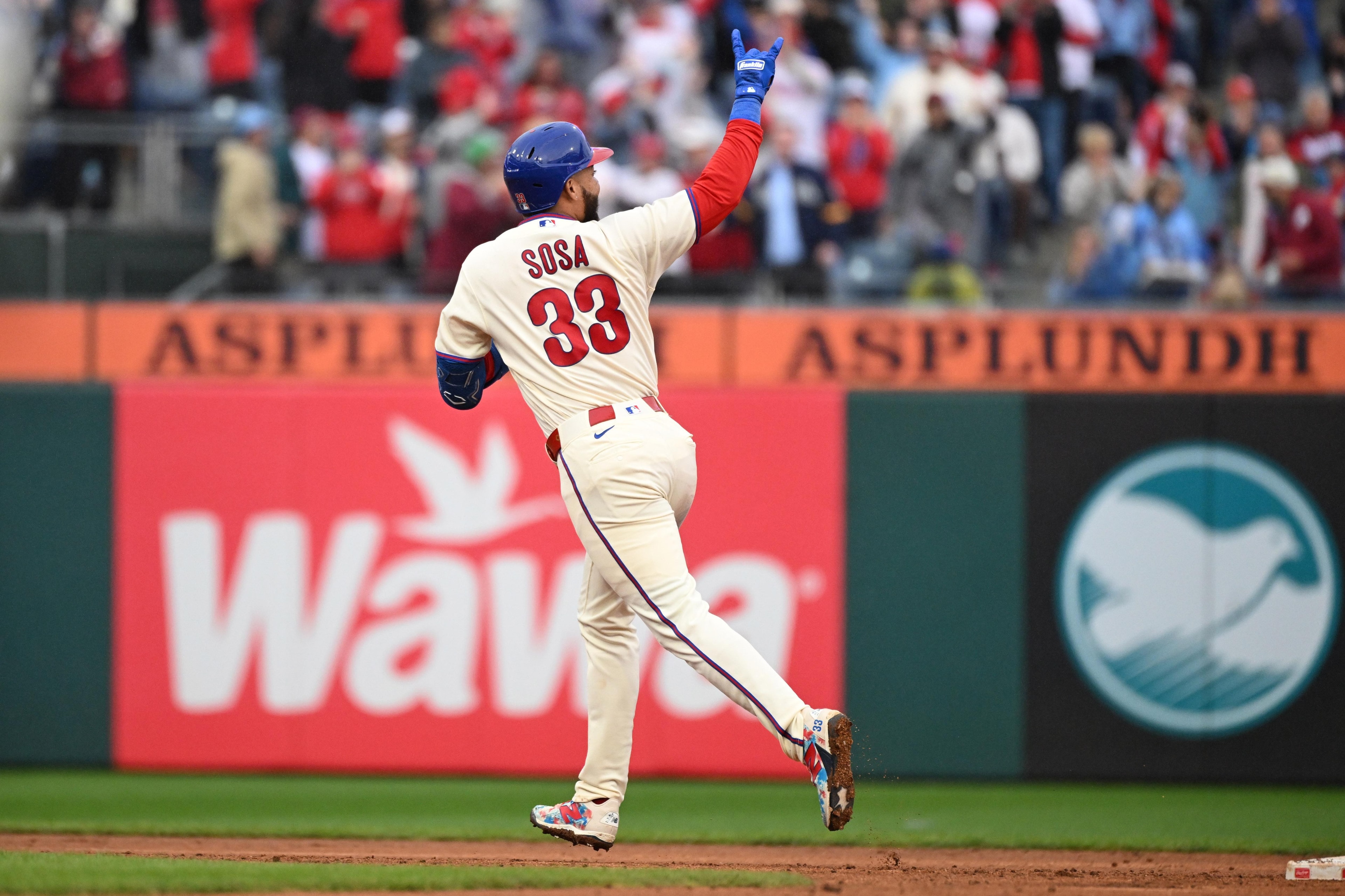 Phillies 2026 report card puts spotlight on Edmundo Sosa’s role, and the question of whether it is time to move on