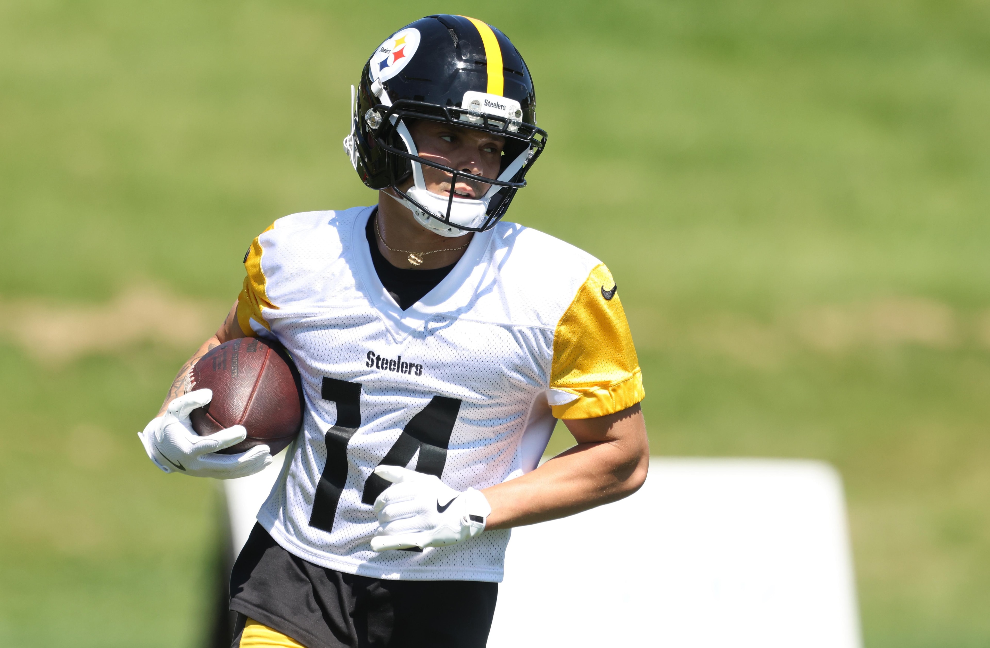 Aaron Rodgers highlights Roman Wilson as Steelers’ training-camp stock rises heading into preseason
