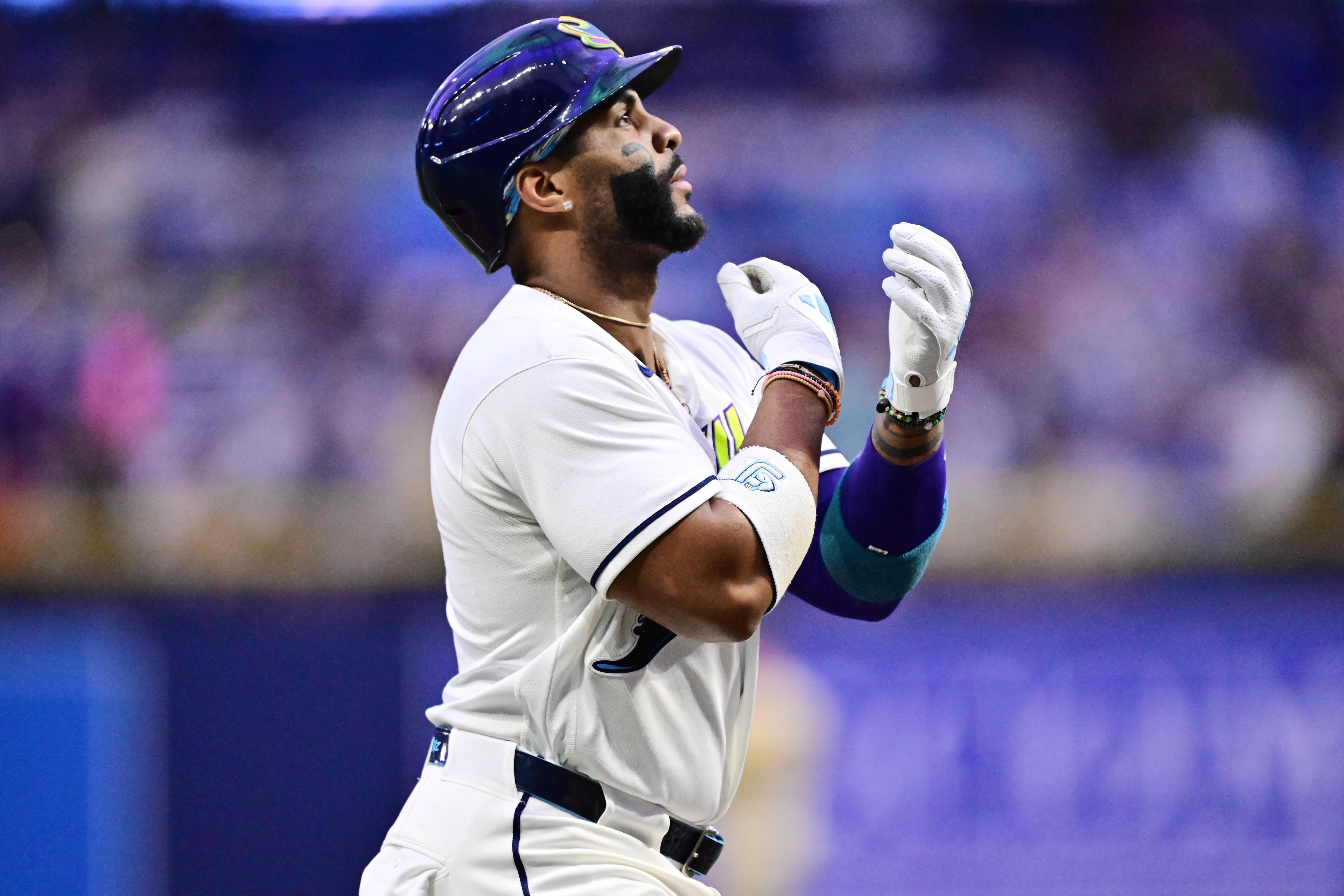 Yankees win 1-0, as Rays keep pressure and Blue Jays cruise in Friday’s rivalry roundup