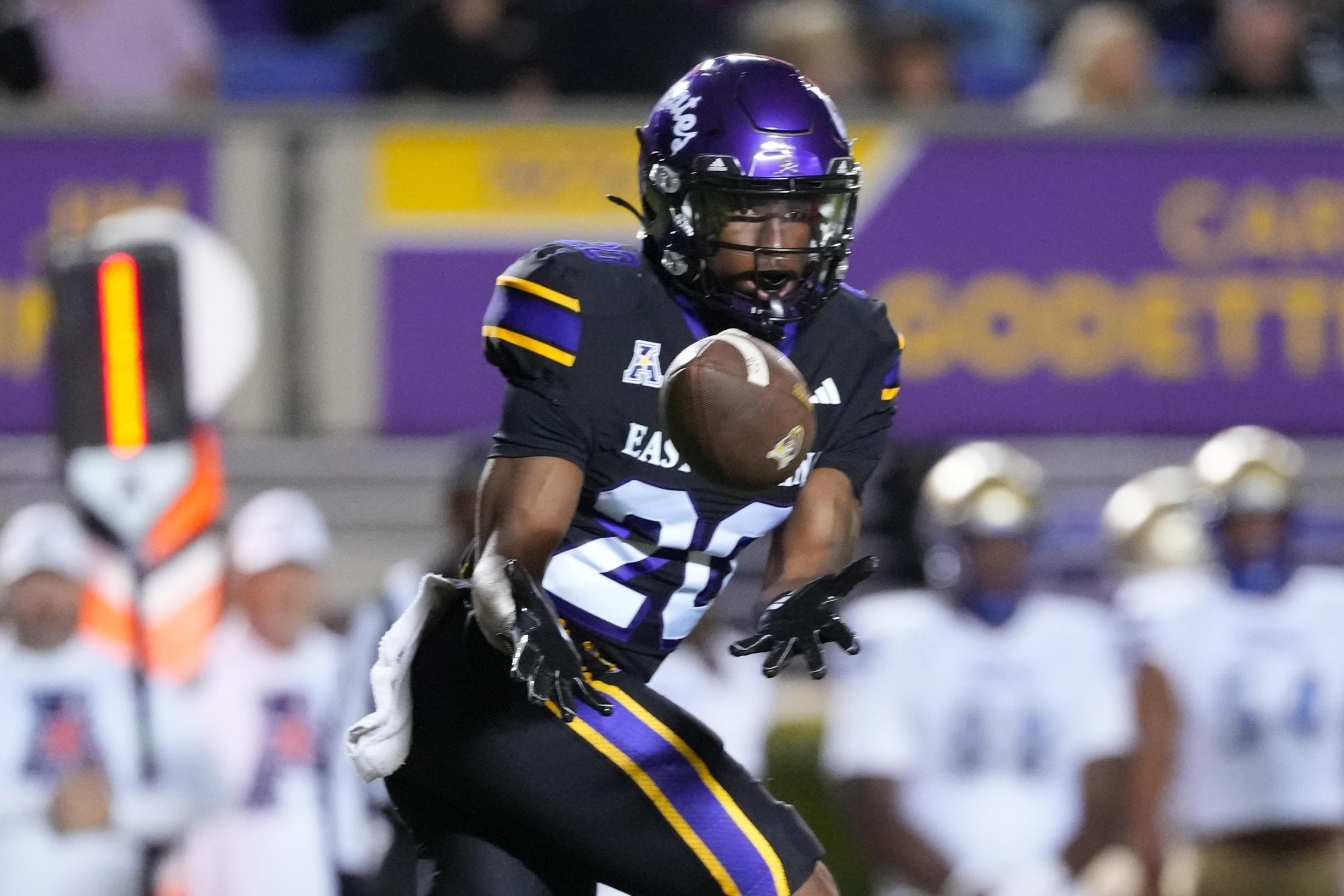 ECU closes strong with a 21-3 run, outlasting Rice 28-12 in the American opener