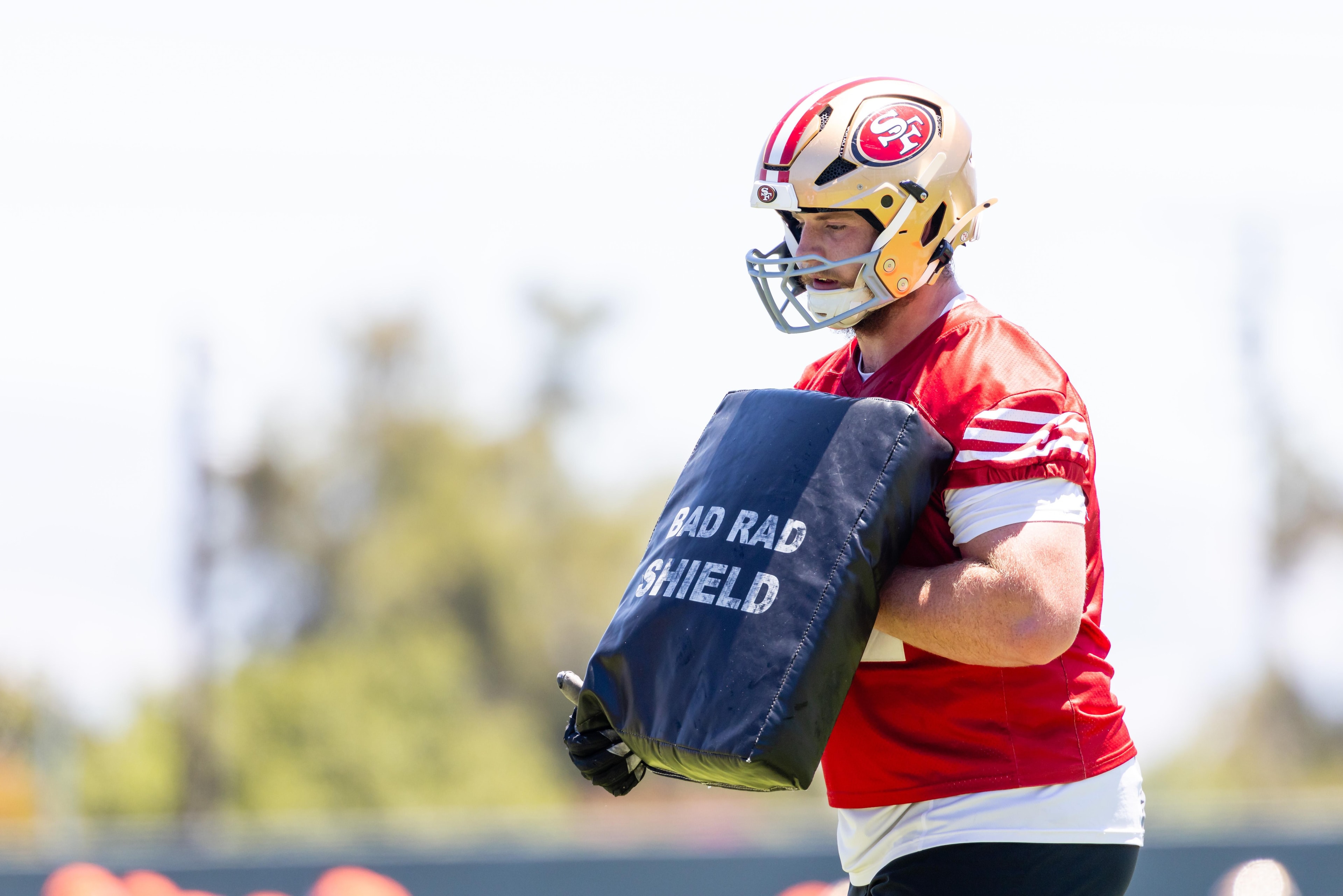 49ers shuffle the left-guard rotation as Mike Evans and Jacob Cowing return to practice