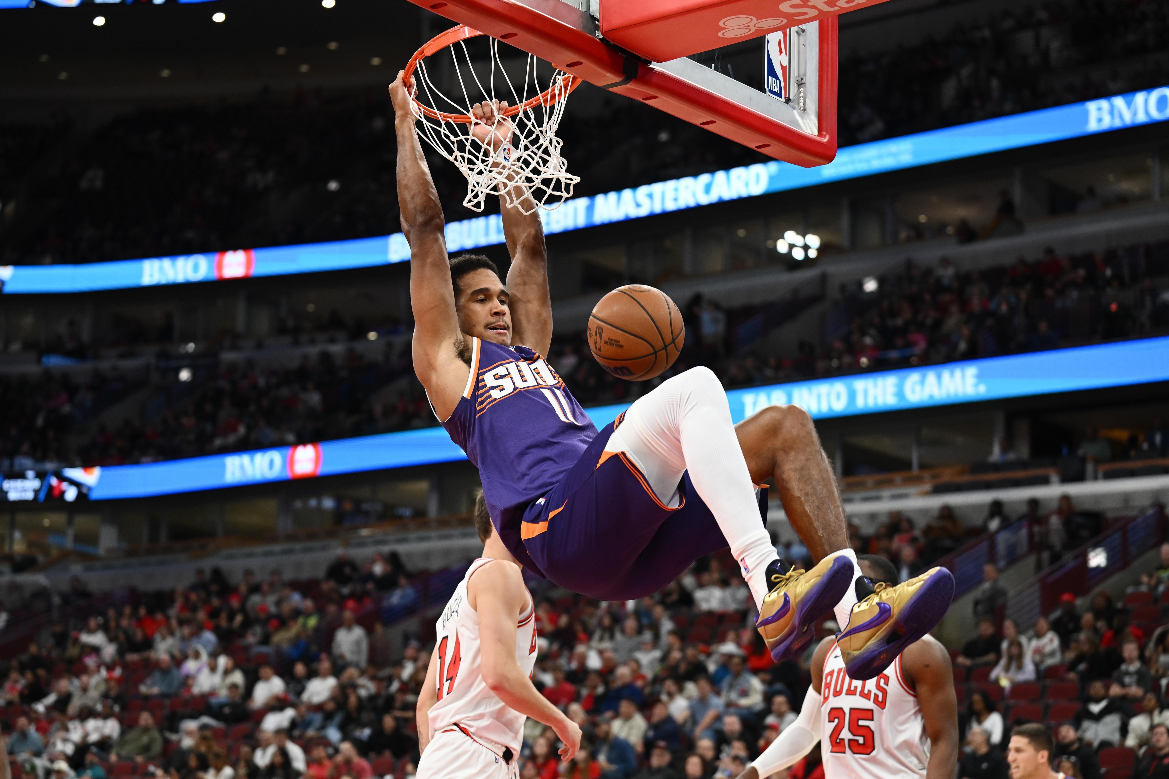 Oso Ighodaro’s early fit in Phoenix is giving him an edge in the Suns’ center fight