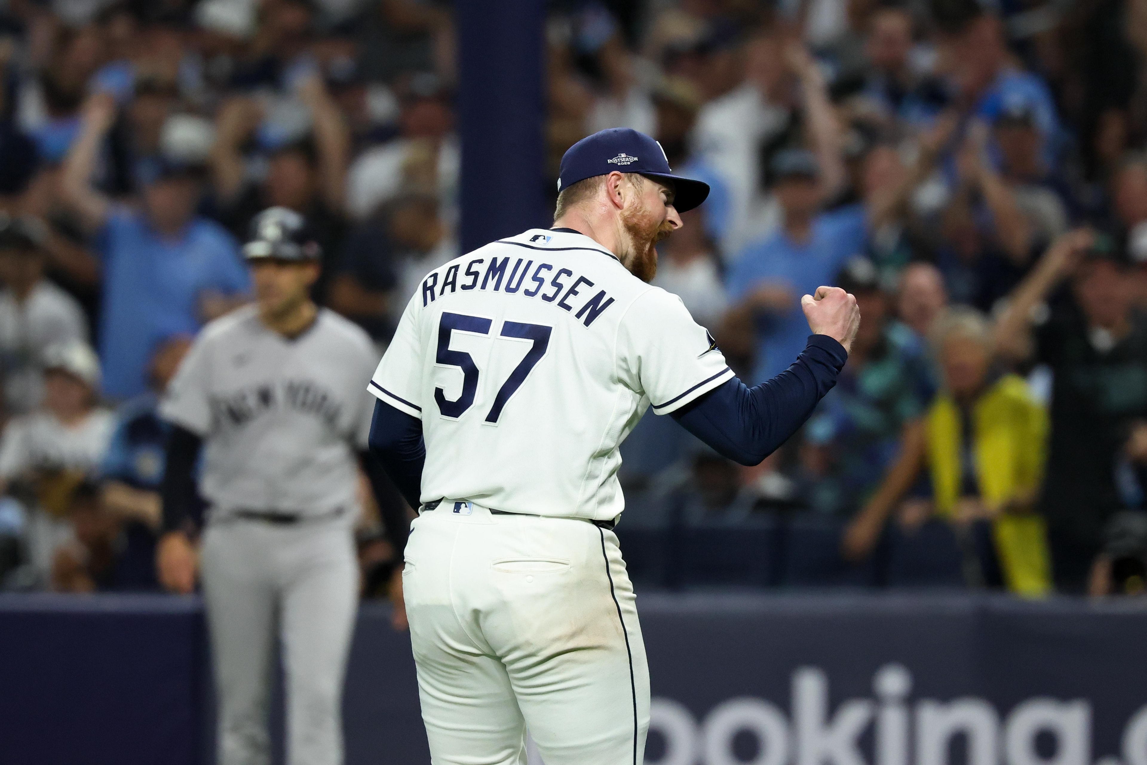 ALCS Game 1 leans on “small ball,” ending in an 8-6 result