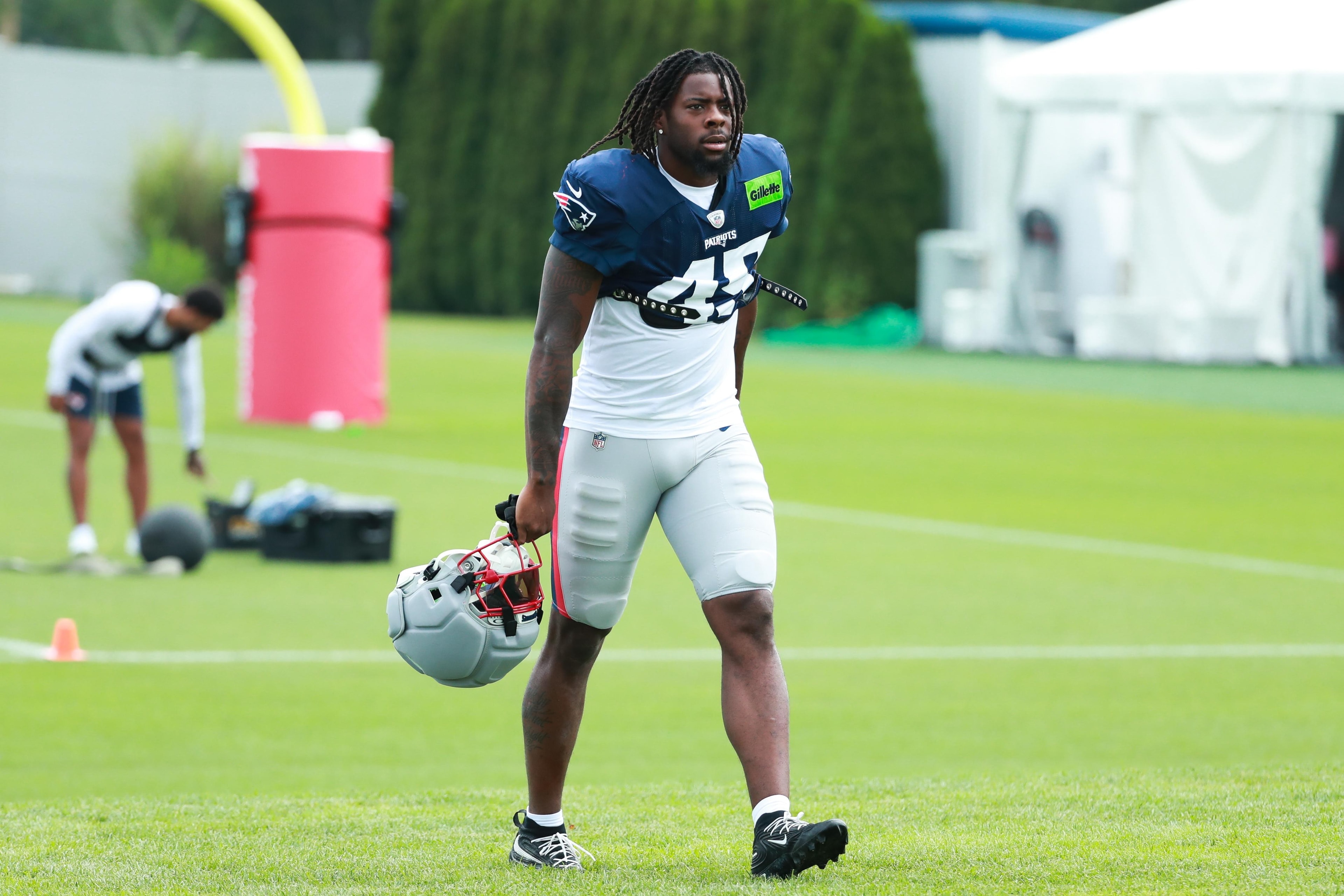 Patriots’ 21st training camp practice turns full pads, with Christian Gonzalez’s return and Kayshon Boutte catching attention