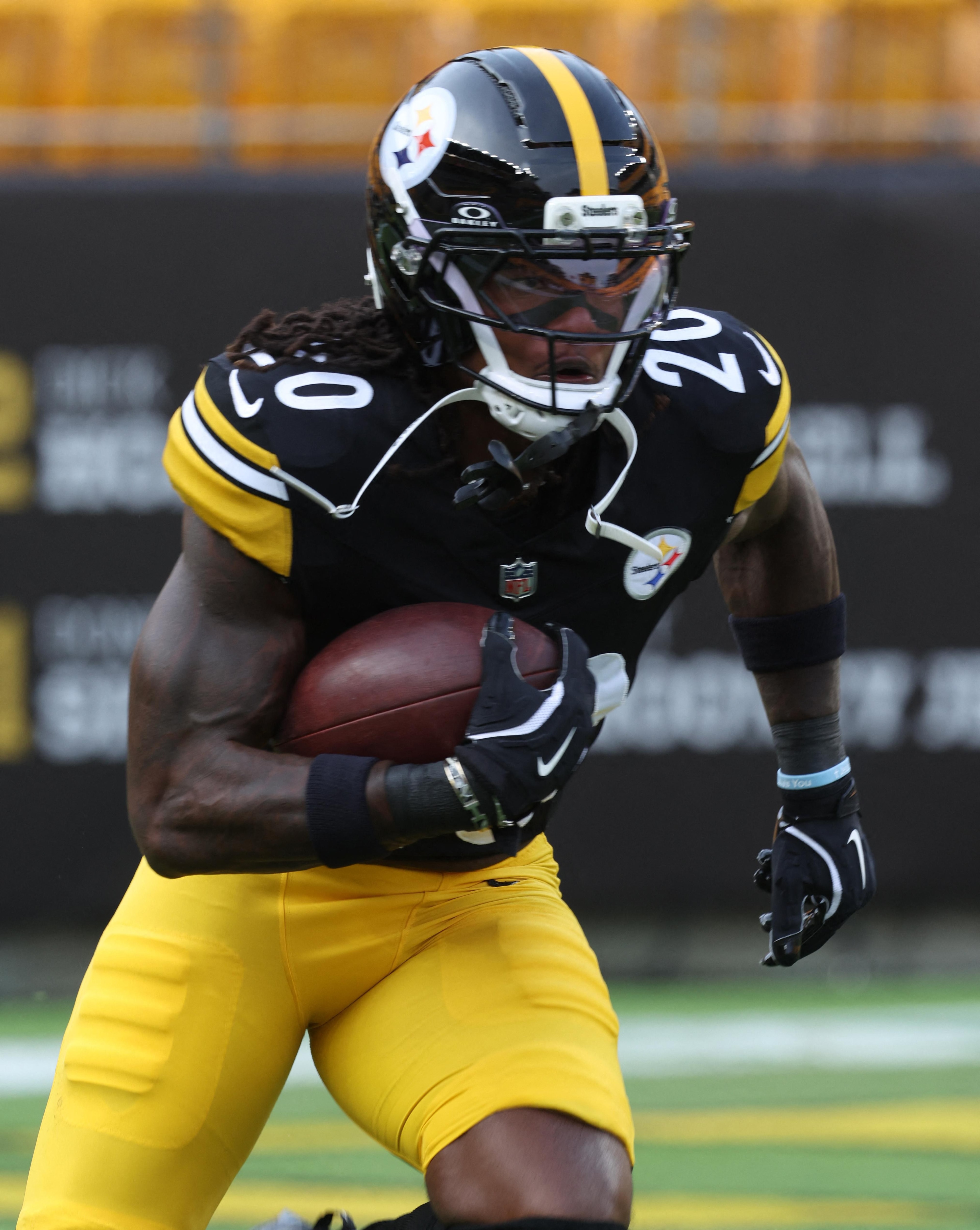 Takeaways from Steelers-Packers preseason opener spotlight Steelers RB Kaleb Johnson and two rookie quarterbacks