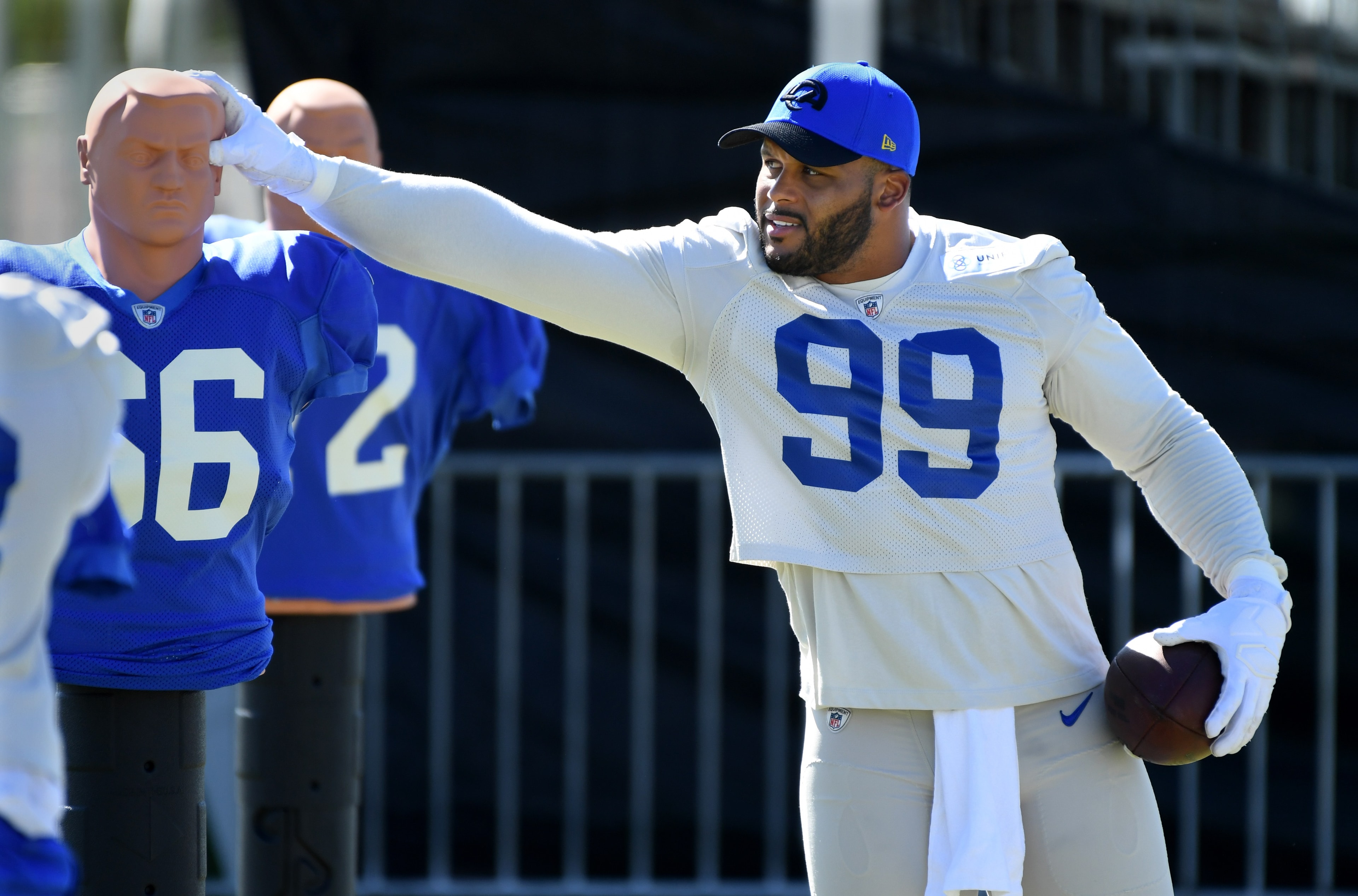 Aaron Donald returns to pads for the second time, giving Rams fans another look at his comeback timeline