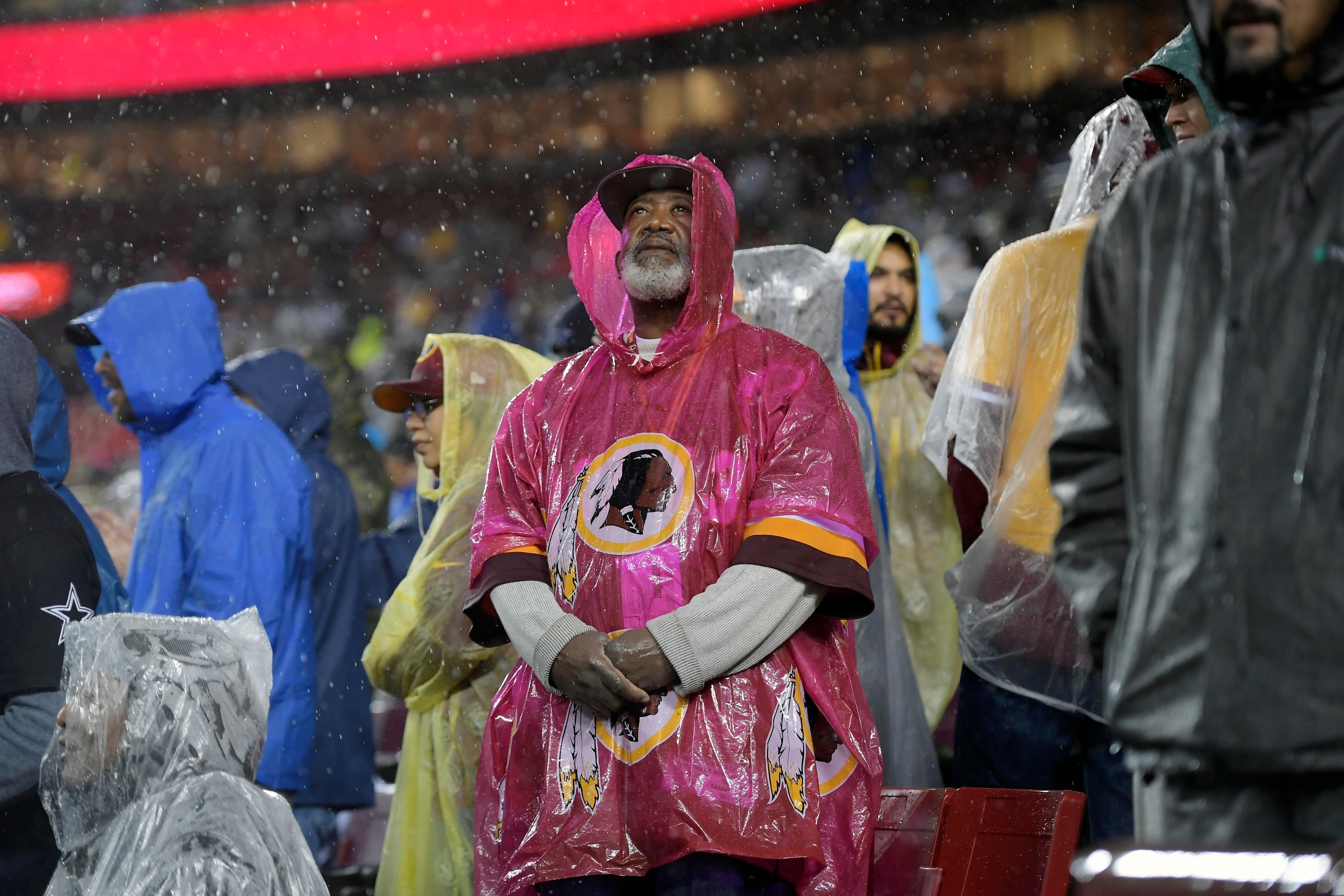 Bad Weather, Six Others Out: Jayden Daniels Returns as Commanders Face Division-Leading Giants in a Must-Win