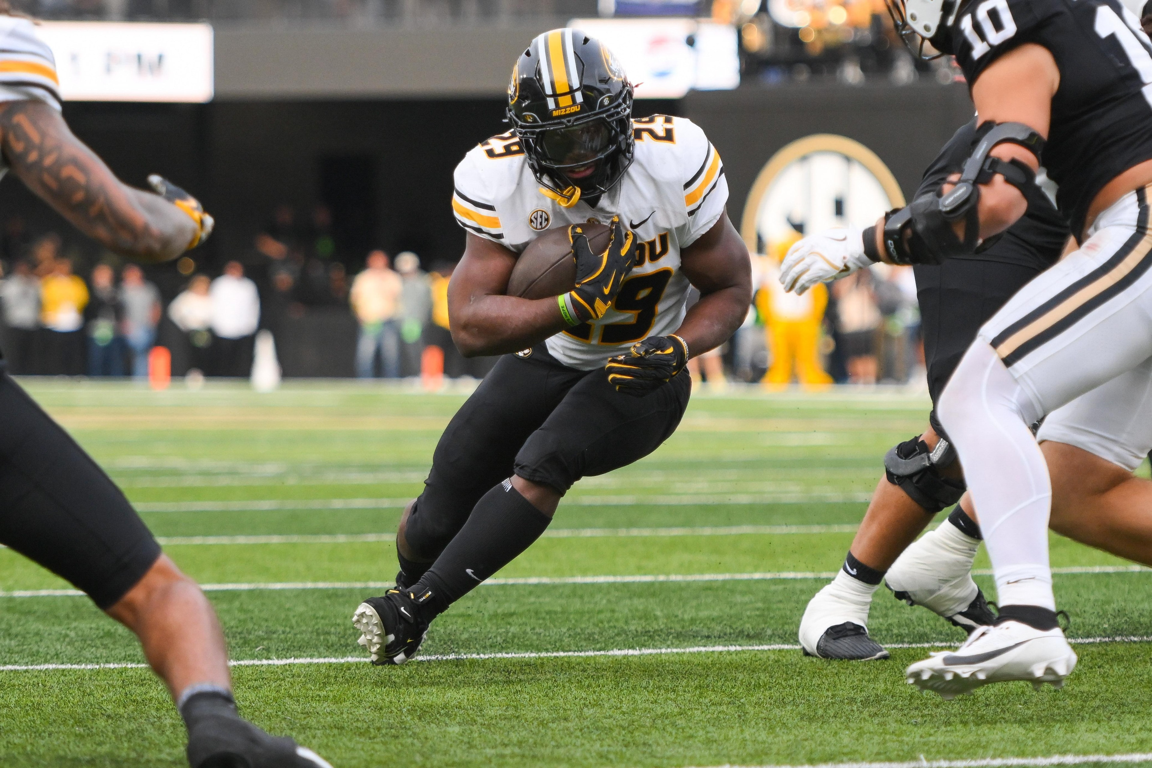 Missouri’s SEC debut memories collide with Georgia’s “grown-man” football message in opponent preview