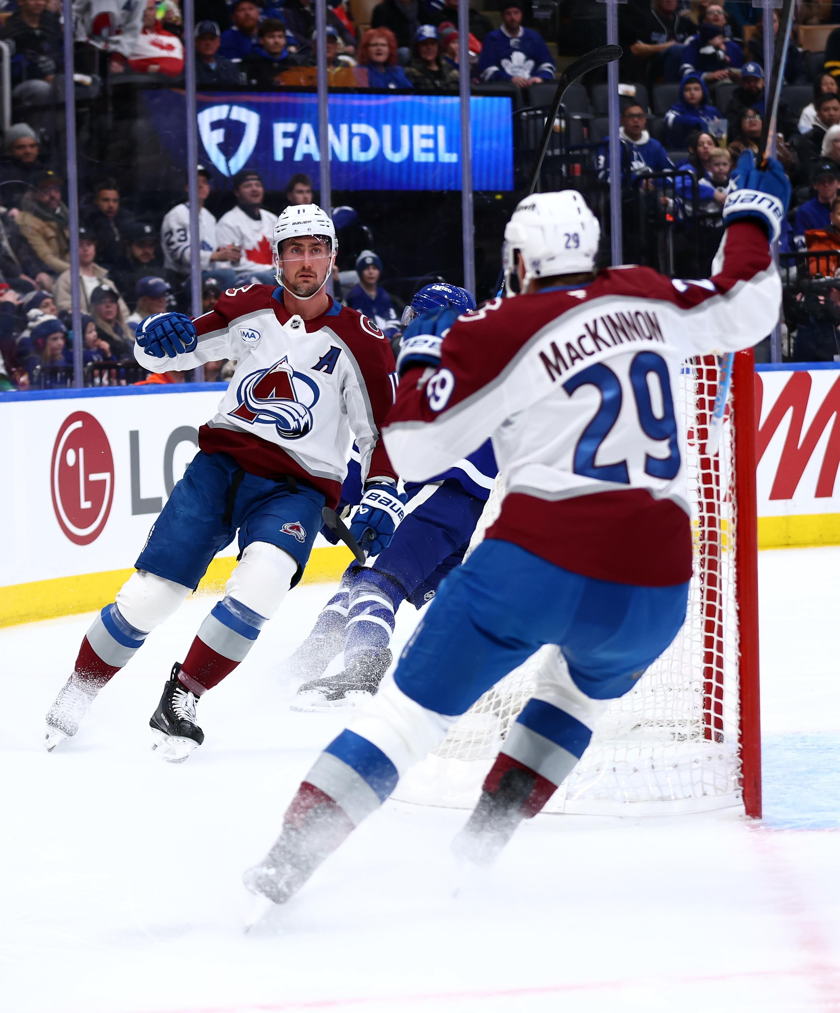 Maple Leafs visit Avalanche for Saturday home test