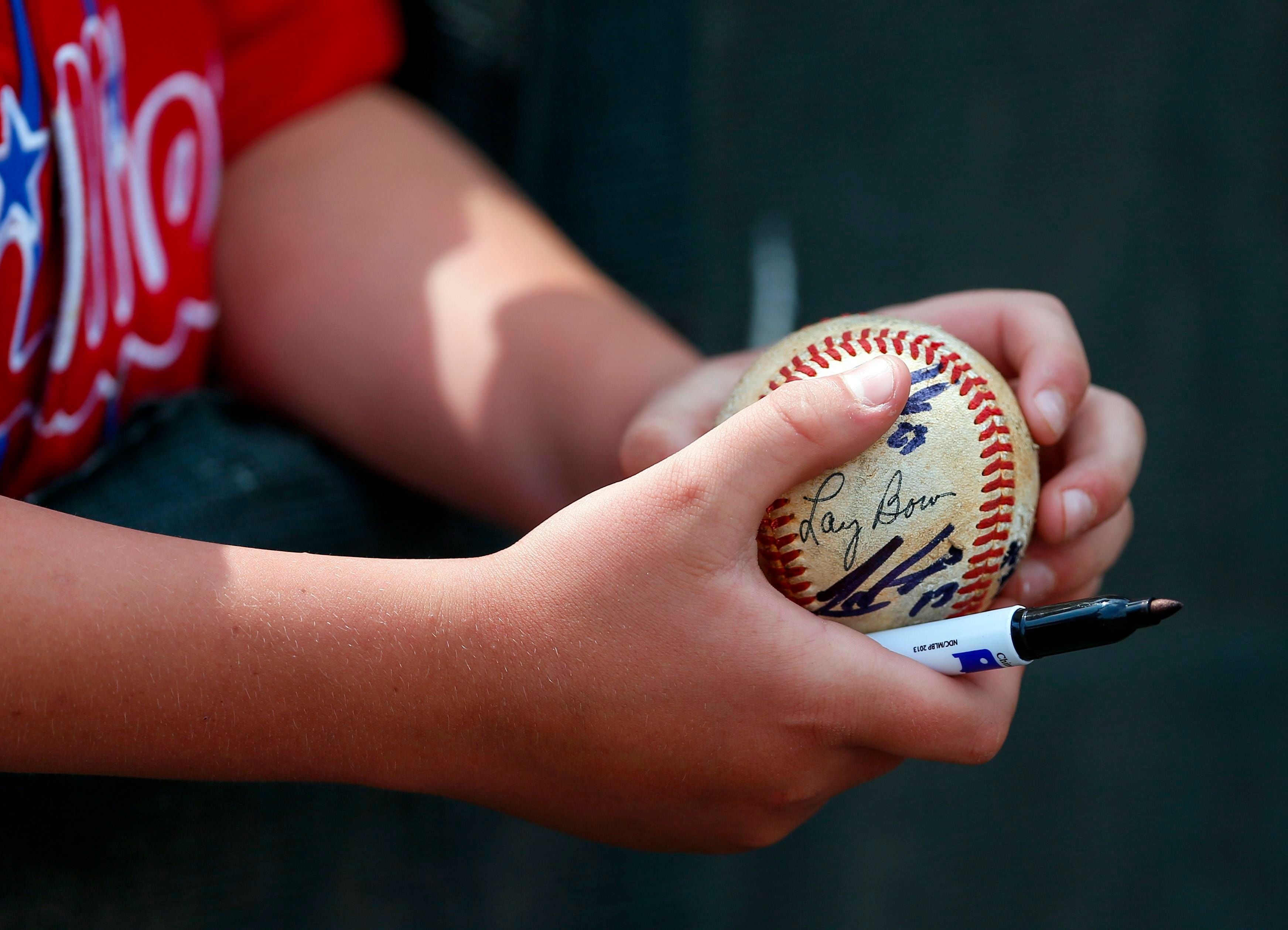 Phillies try to close out series sweep at Target Field against Twins on Sunday