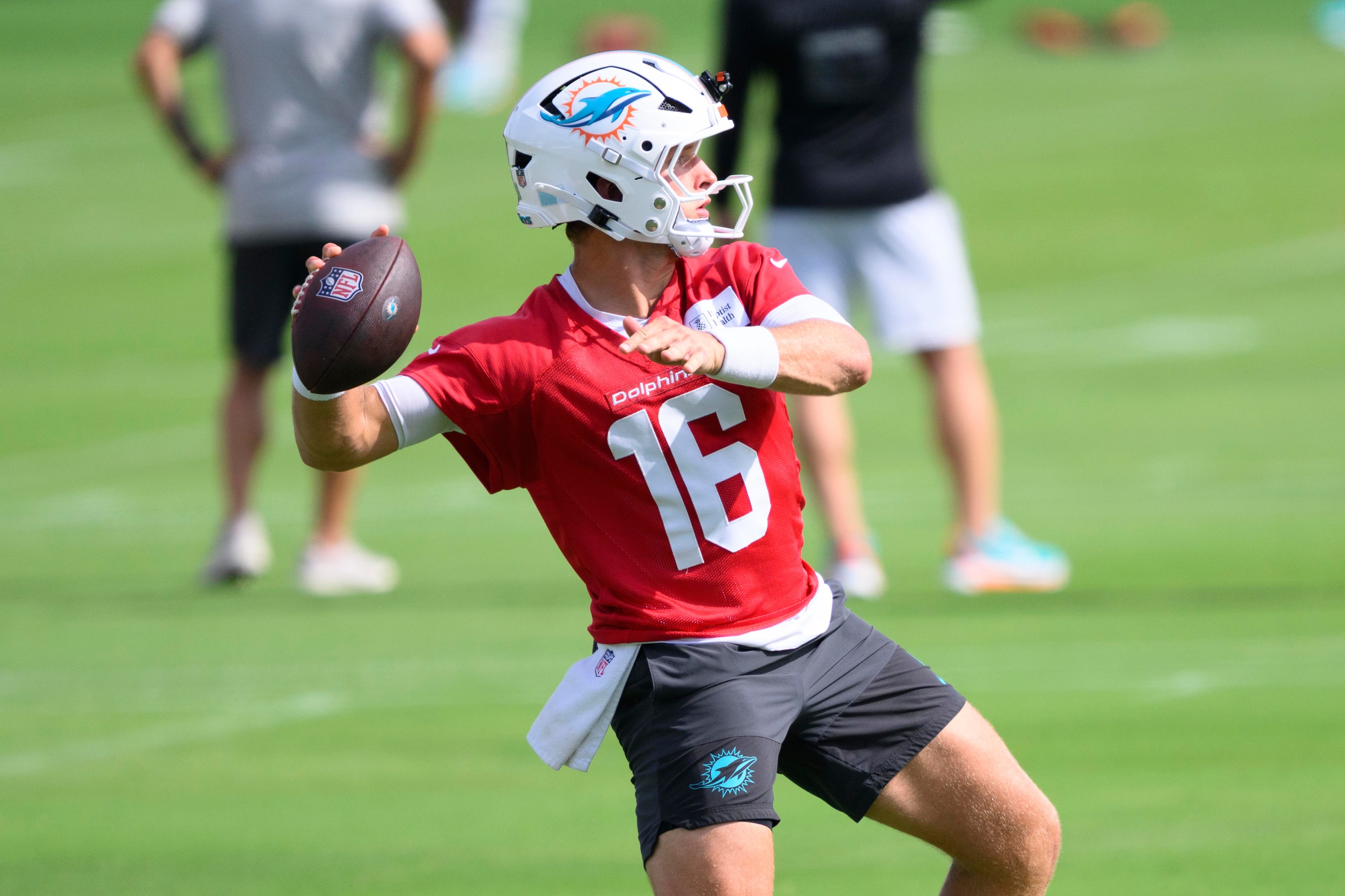 Dolphins re-sign QB Mark Gronowski and add LB Cam Riley in Sunday roster moves