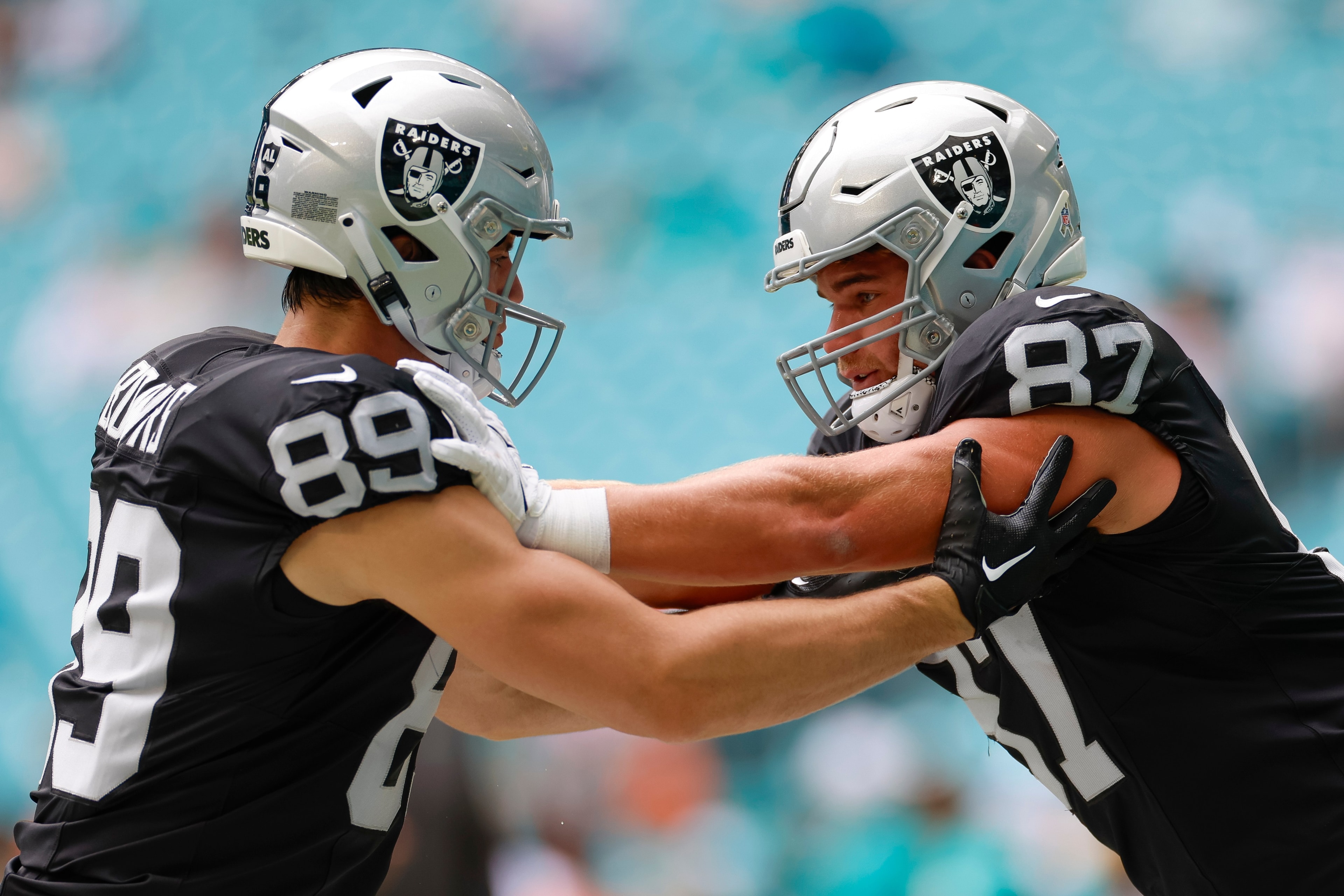 Raiders’ tight end group stands out, but defensive tackle depth remains a question entering the season