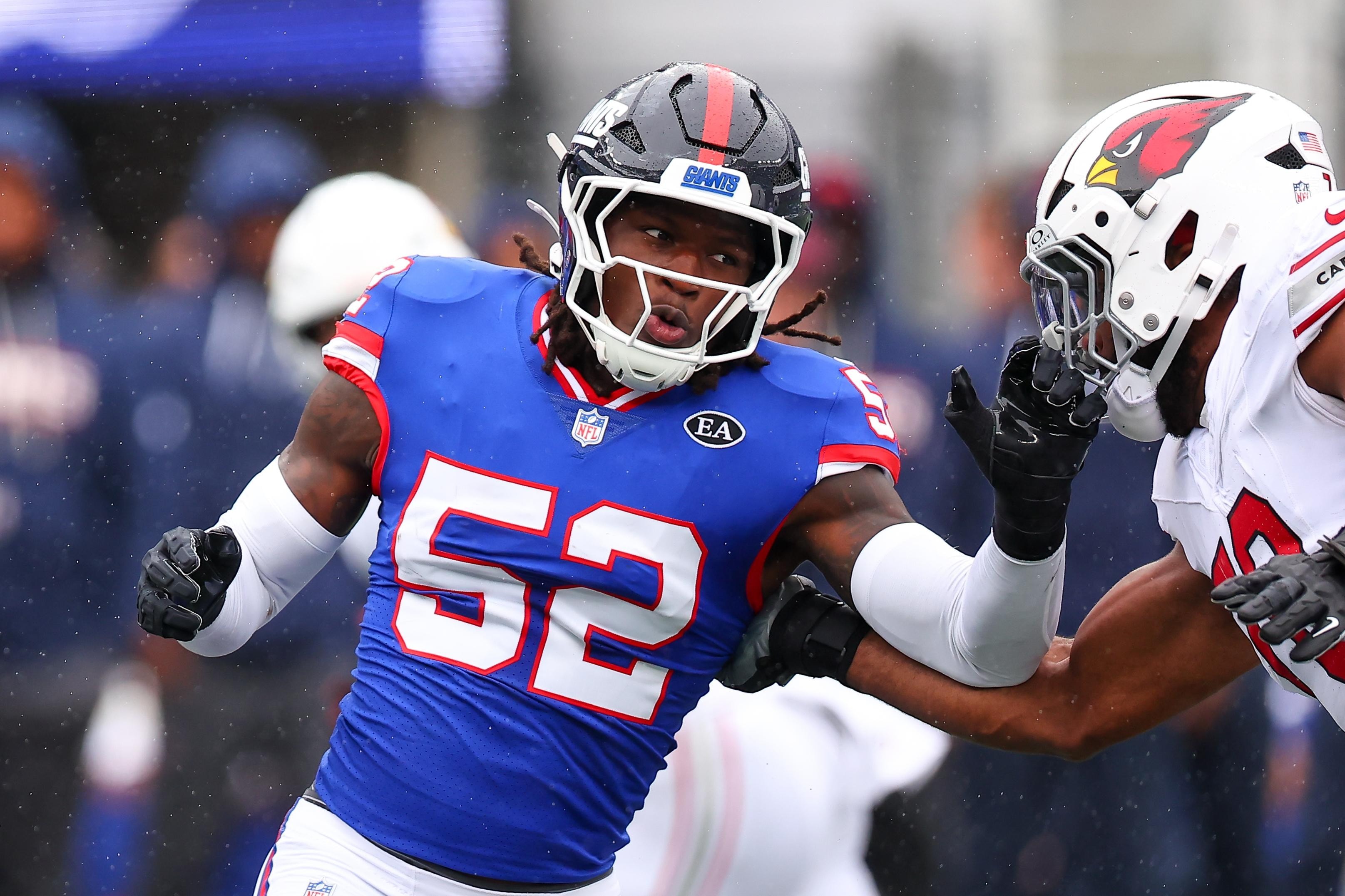 Giants rookie linebacker Arvell Reese earns NFL Rookie of the Week honors