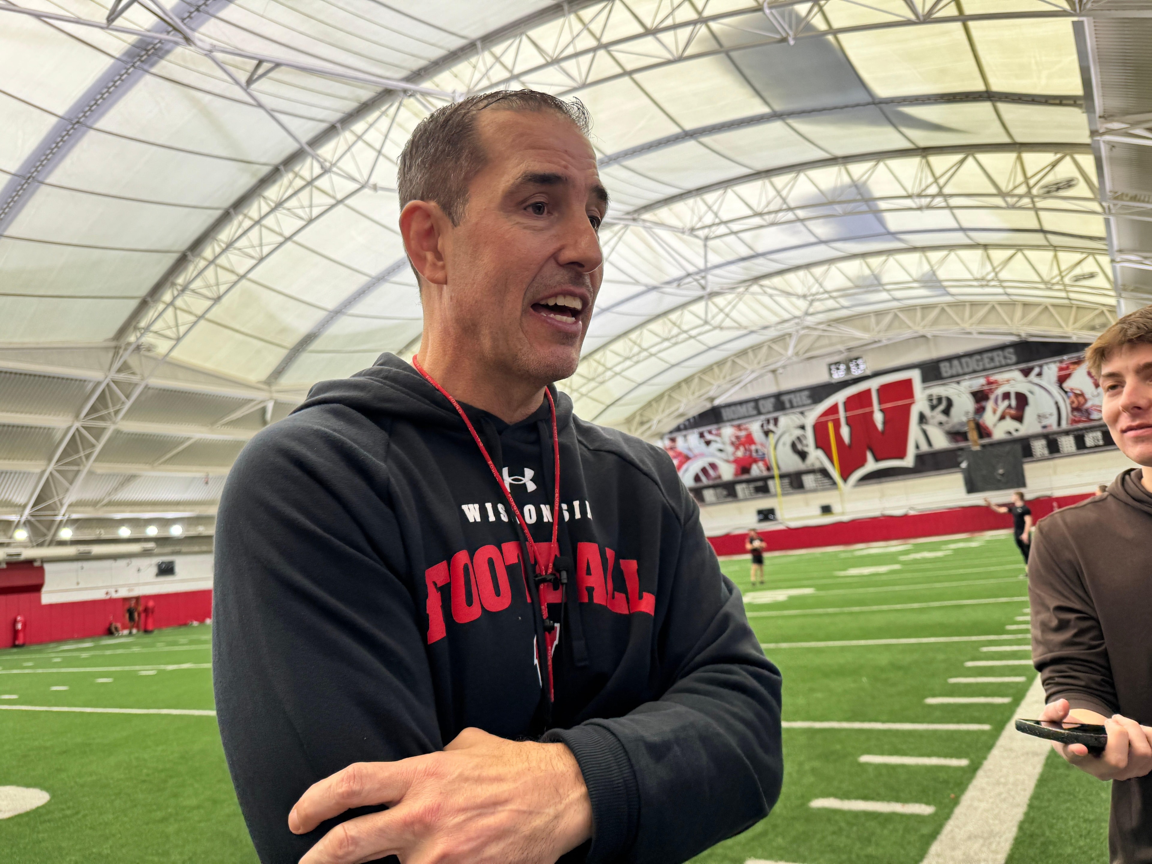 Report: Wisconsin plans a 2026 roster without former NFL players, as LSU eyes two camp-trained signees with pro contracts