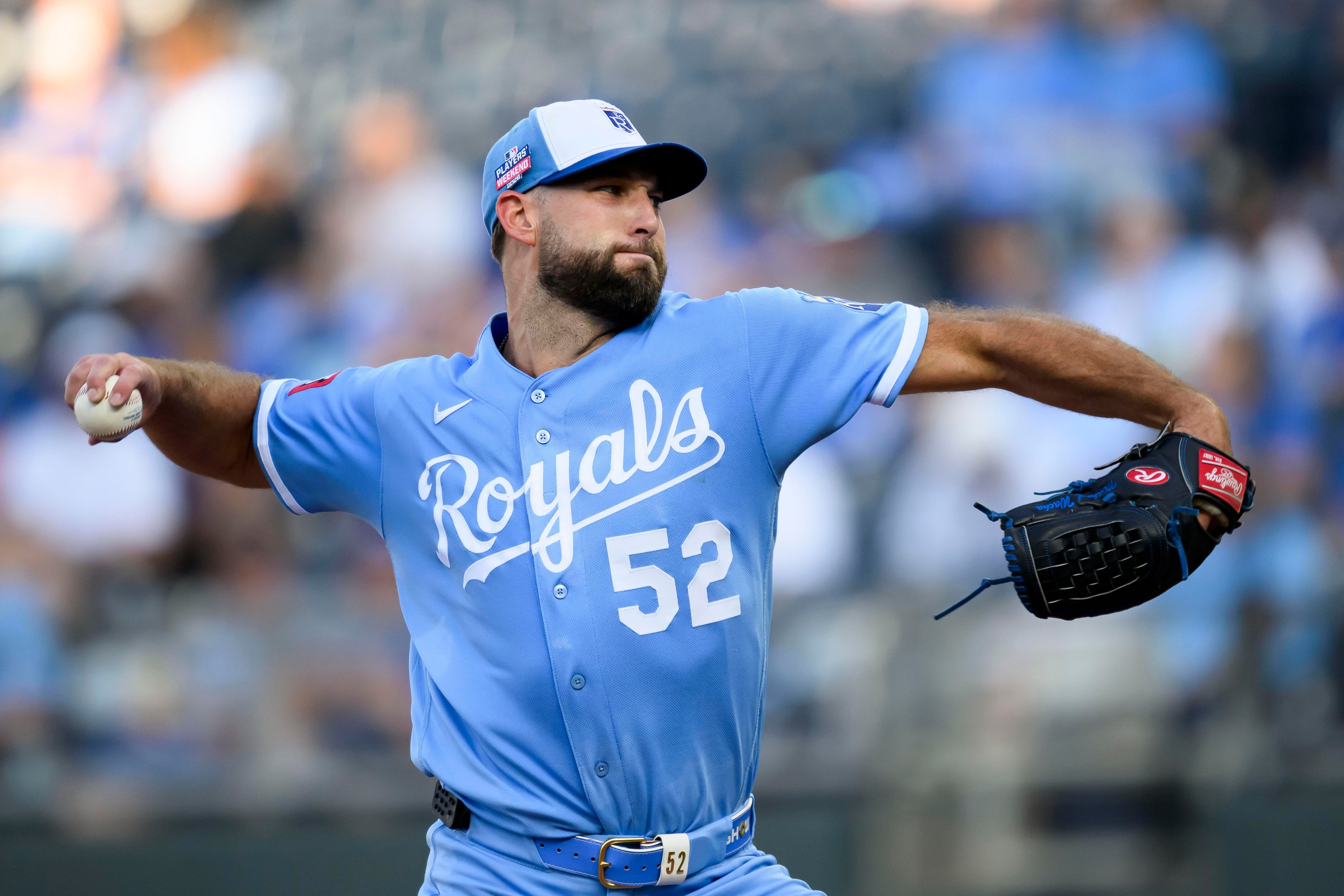 Wacha delivers, Royals end weekend with another win to extend streak