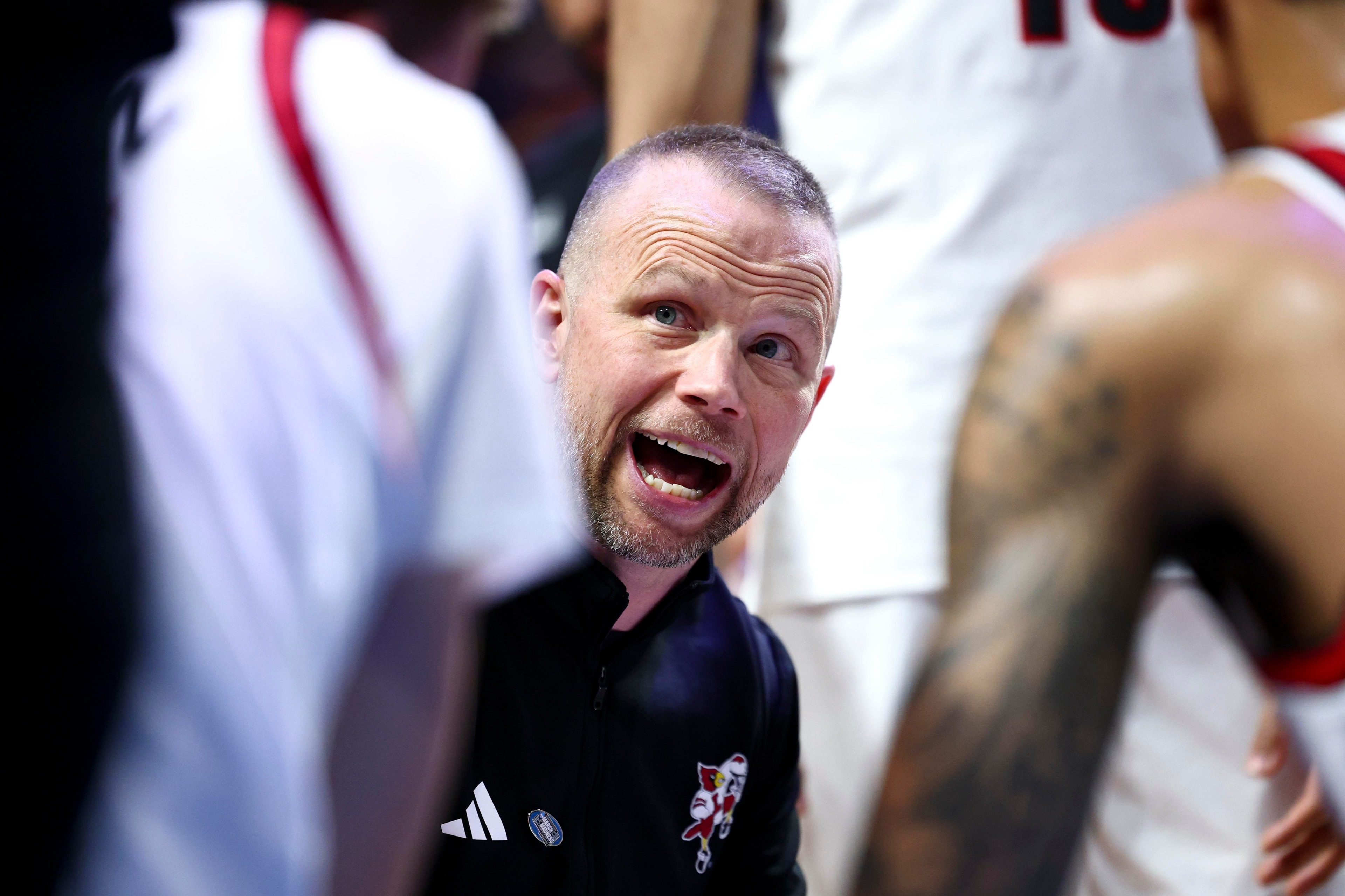 Louisville’s new spending level raises a familiar spotlight as Pat Kelsey inherits Kentucky-style pressure