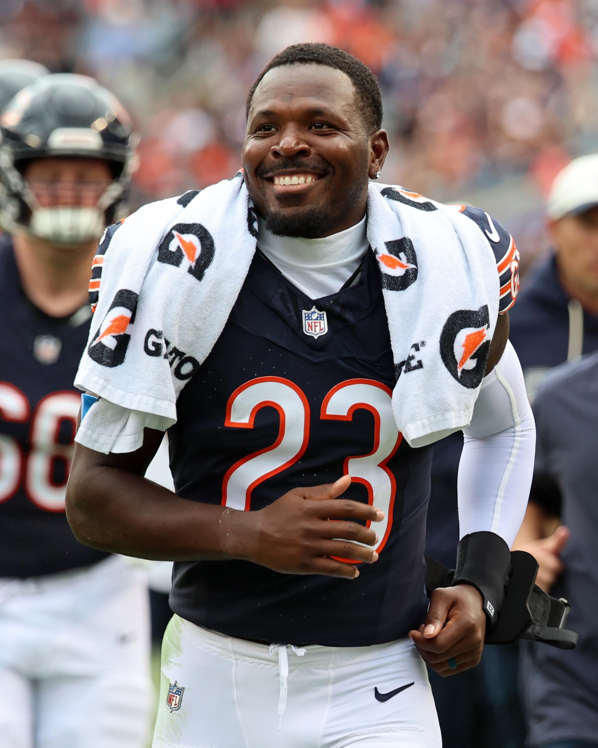 Bears safety Xavier Woods leaves preseason game vs. Browns with groin injury, Ben Johnson provides limited timeline