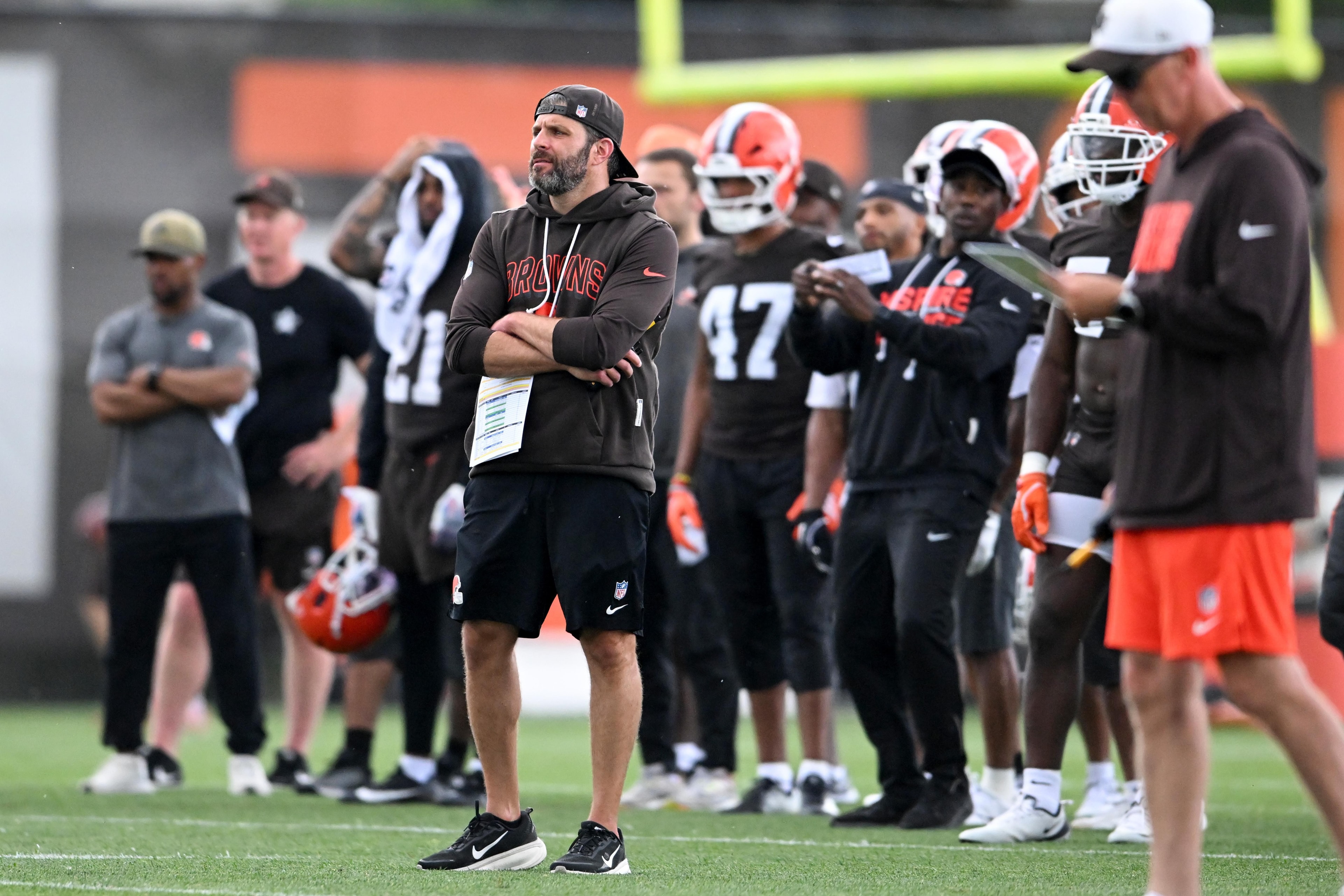 Browns defensive coordinator Mike Rutenberg emphasizes that schemes only work when players understand the job