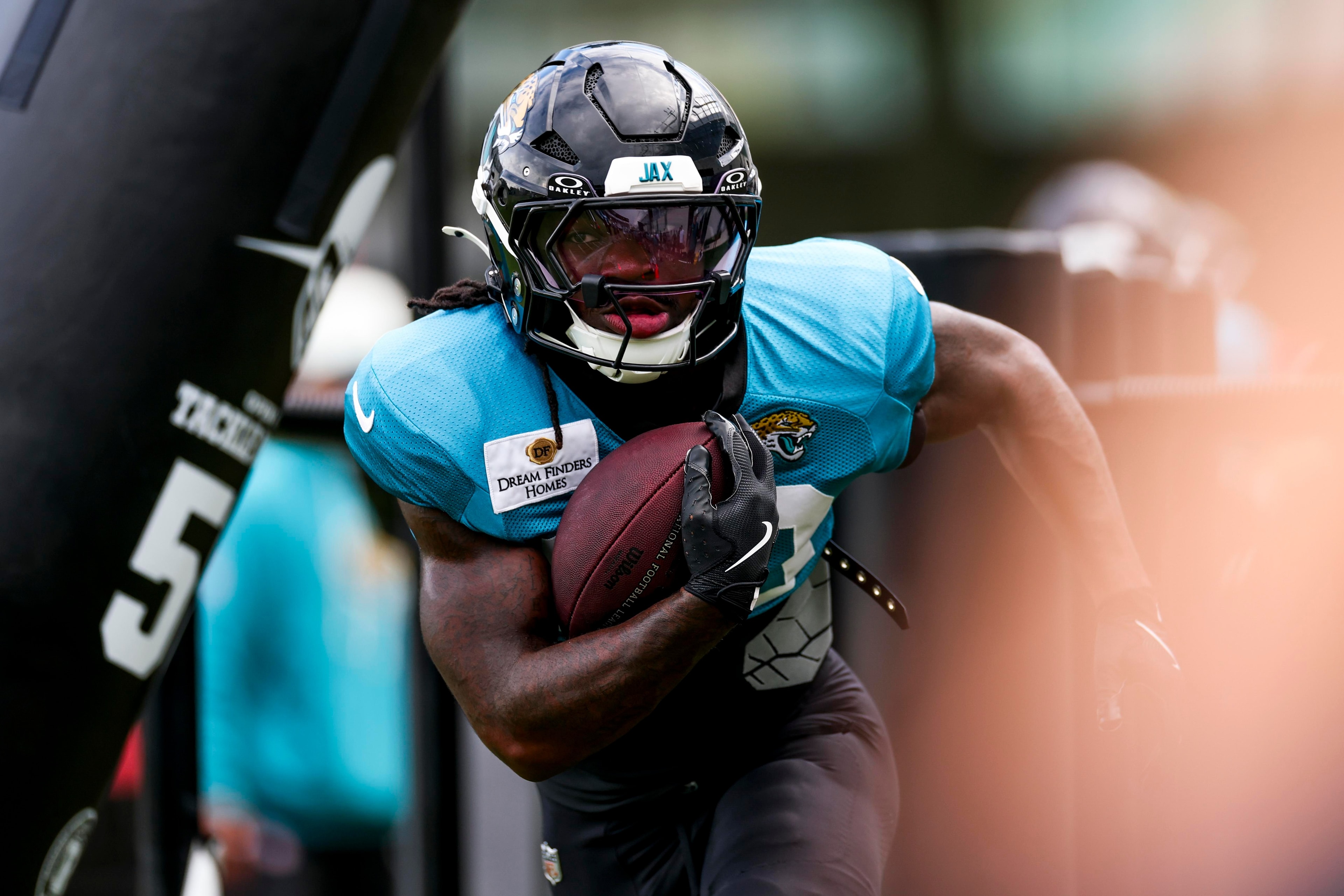Jaguars Grind Out a Sloppy Preseason Week One Win in New Orleans, With J’Mari Taylor Leading the Way