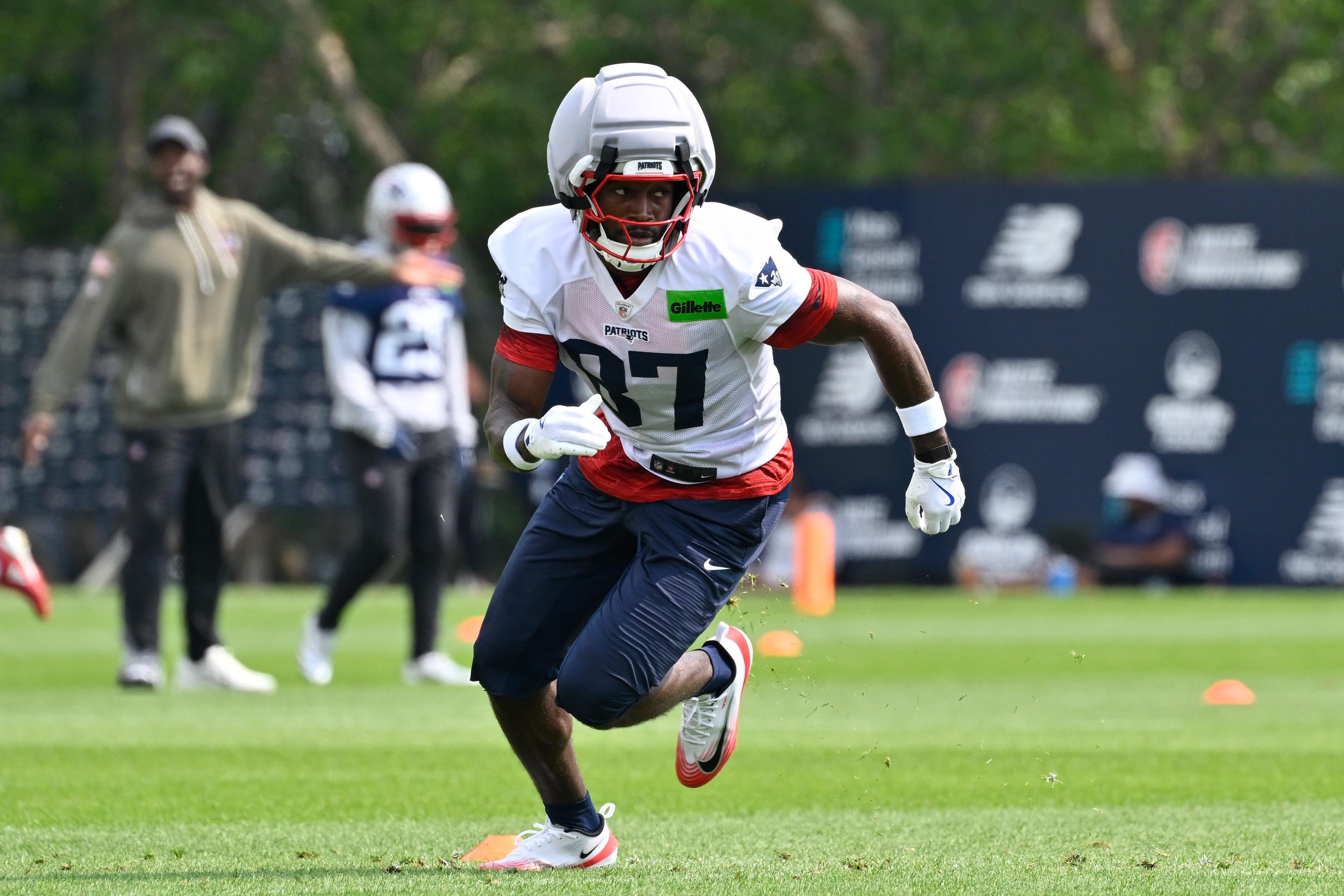 Patriots’ 15th training-camp practice features Romeo Doubs’ red-zone momentum
