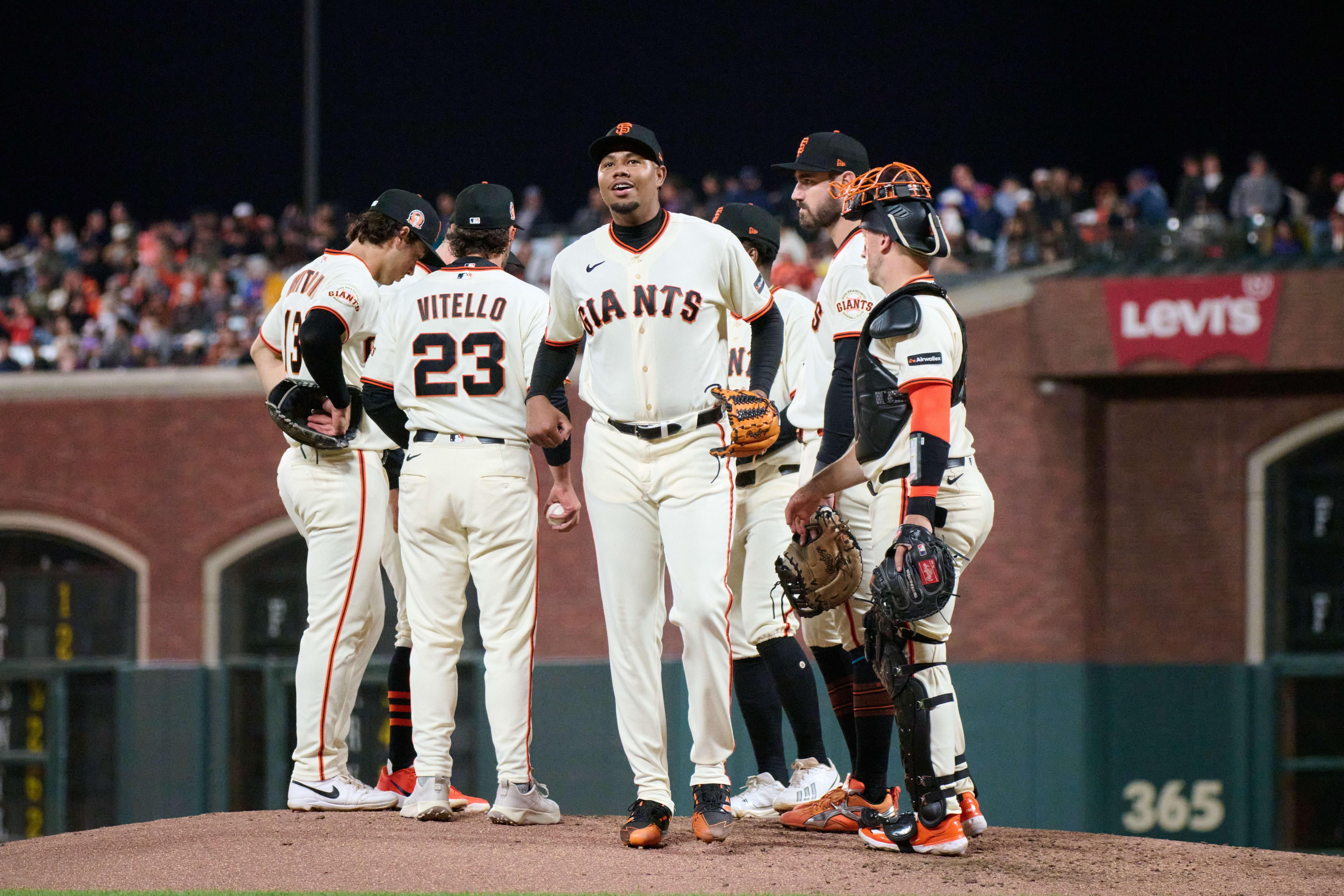 Yunior Marte sparks the Giants in a 7-2 series win over the Diamondbacks