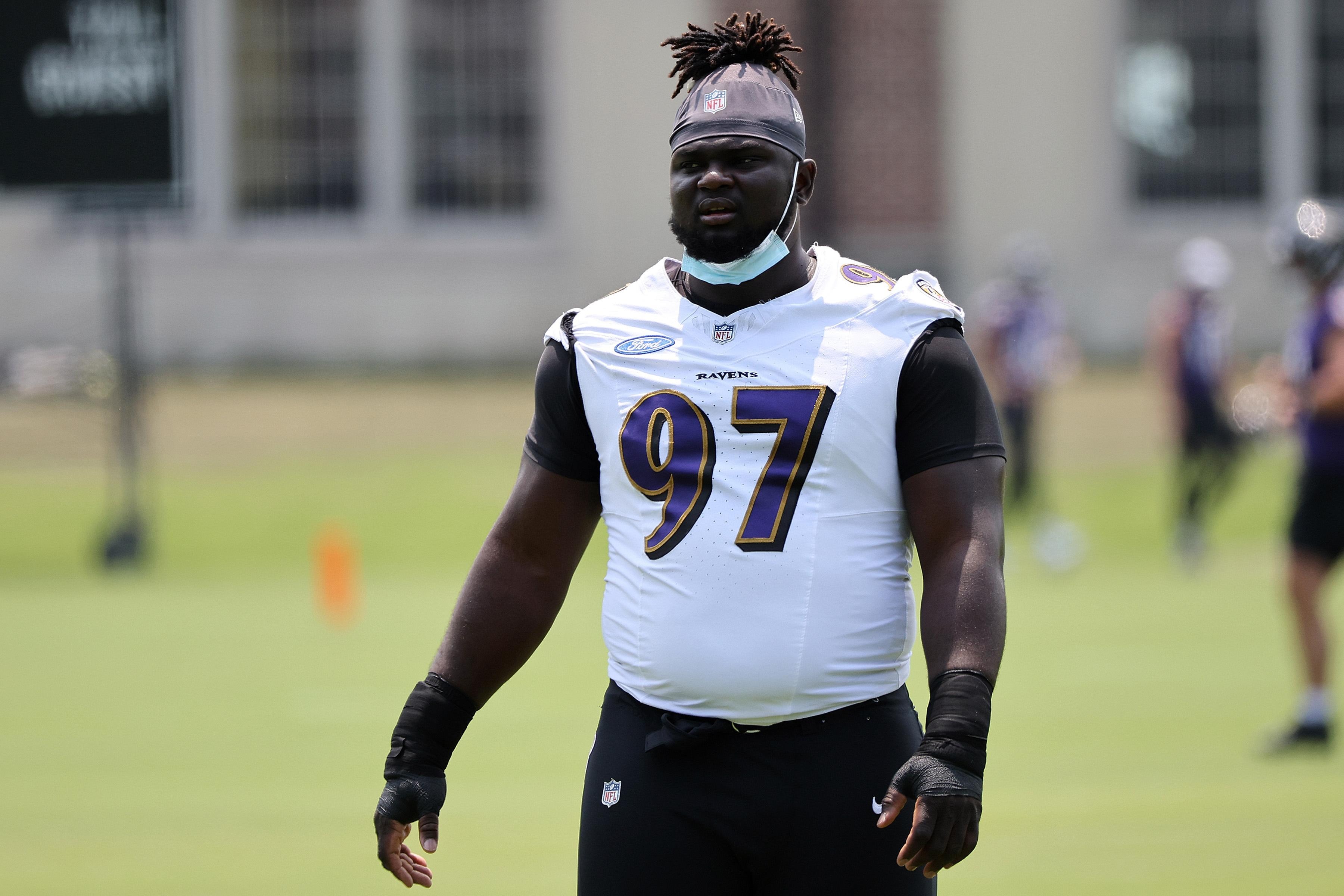 Giants trade for Ravens defensive tackle C.J. Okoye, sending a 2028 seventh-round pick