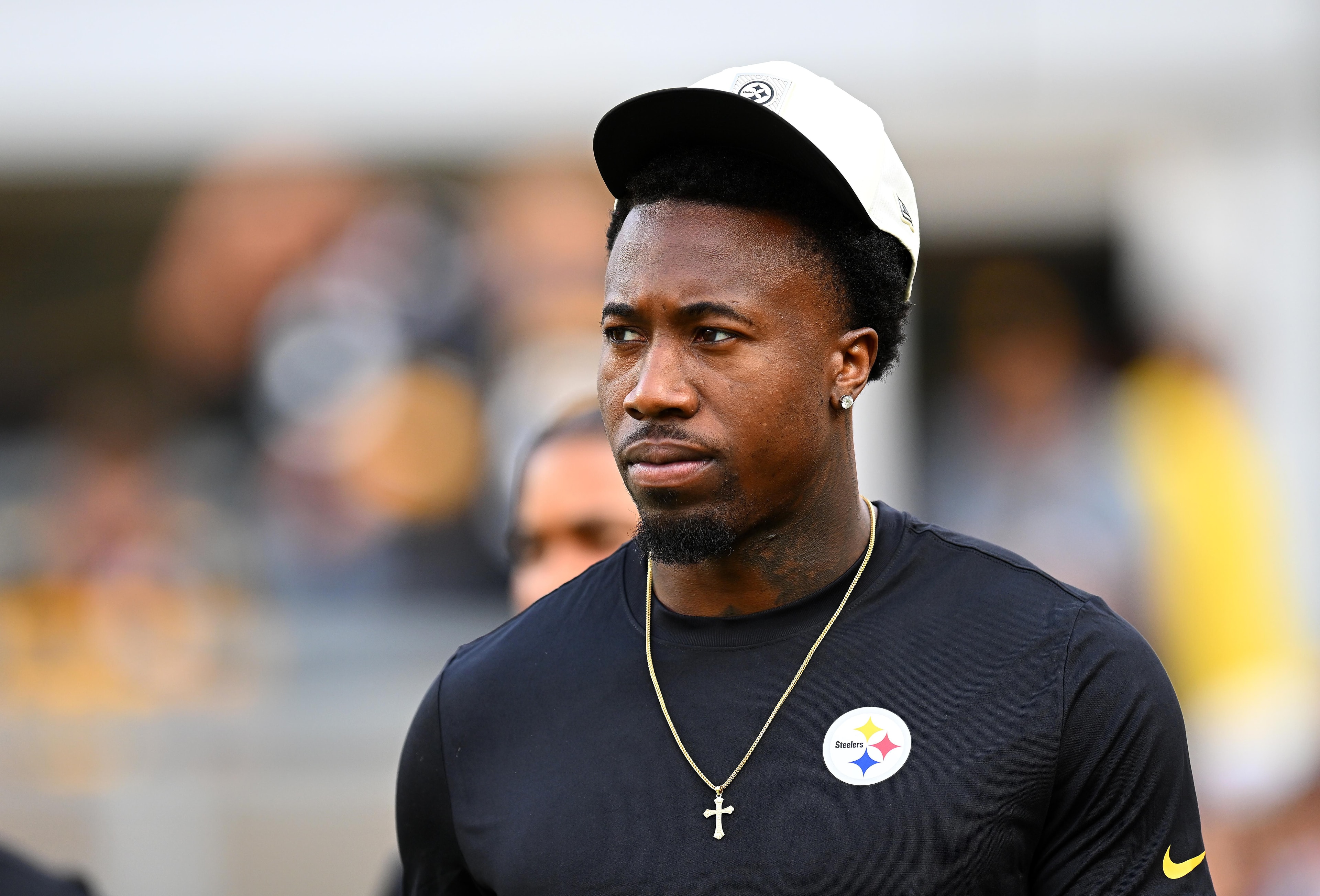 Asante Samuel Sr. weighs in on Joey Porter Jr.’s Steelers contract hold, drawing attention to the tightrope for young cornerbacks