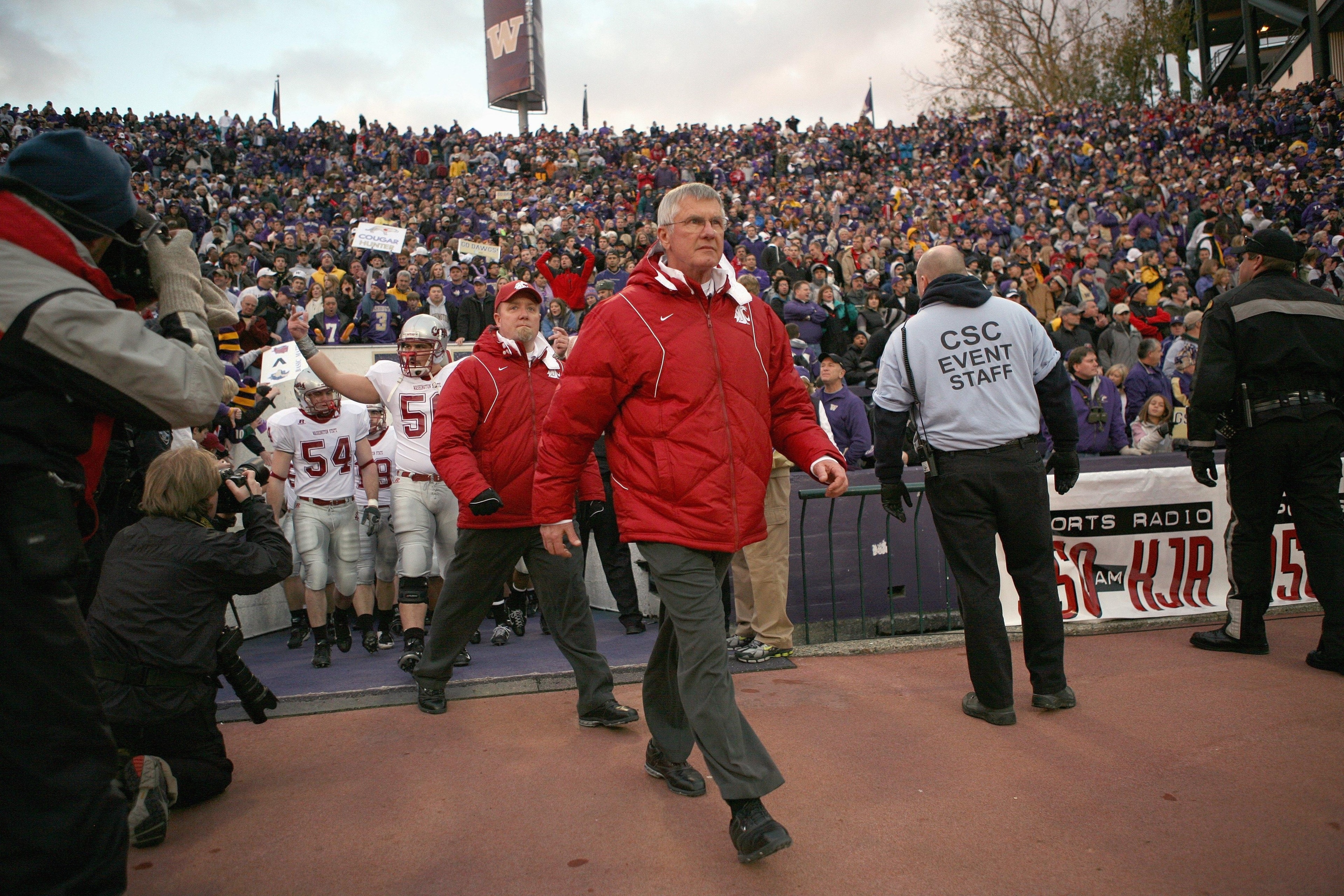 Bill Doba, longtime Washington State football coach who took over as head coach in 2003, dies at 85