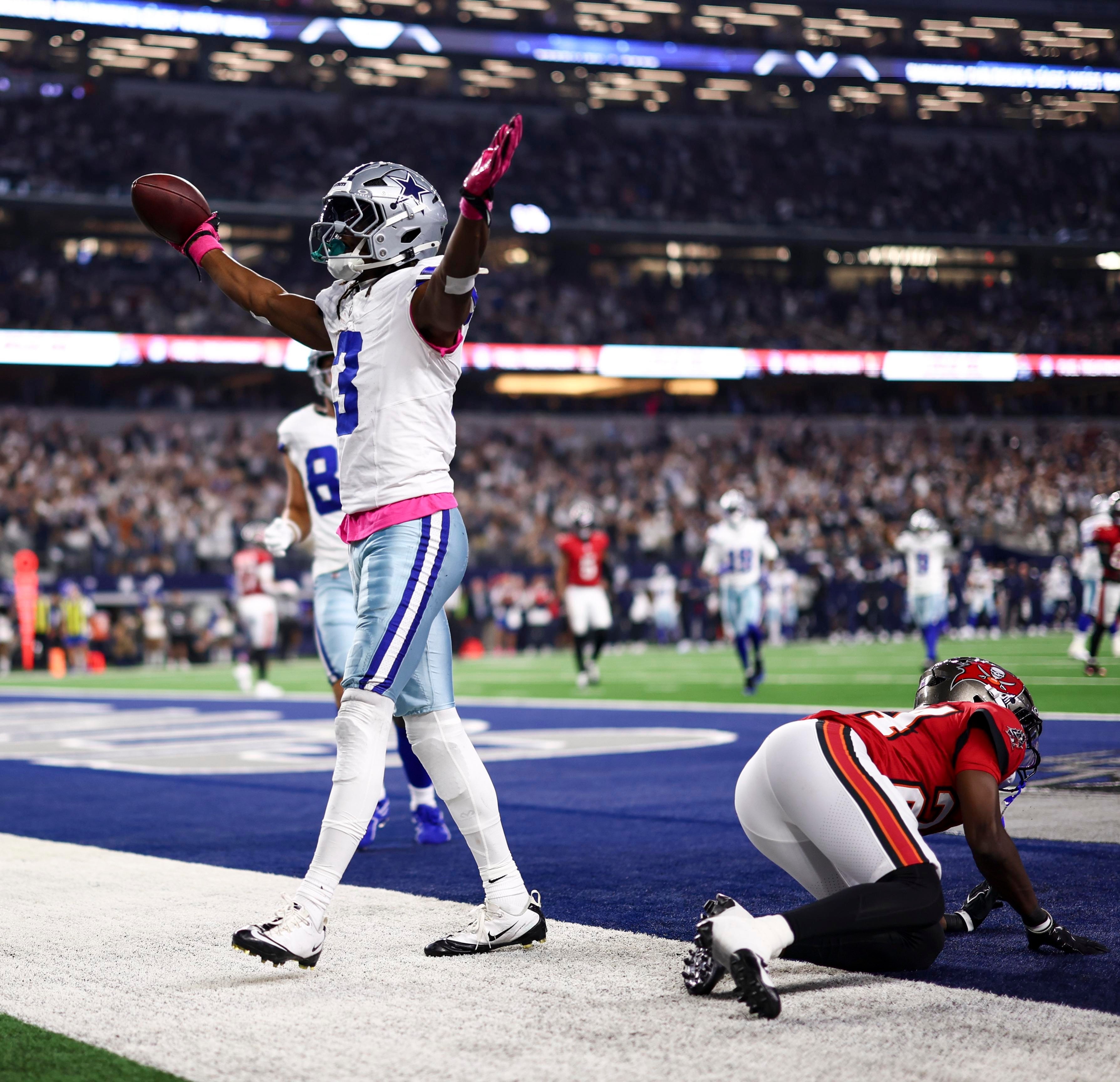 George Pickens settles in, but Cowboys’ Thursday-night stumble turns into a 24-16 loss to the Buccaneers