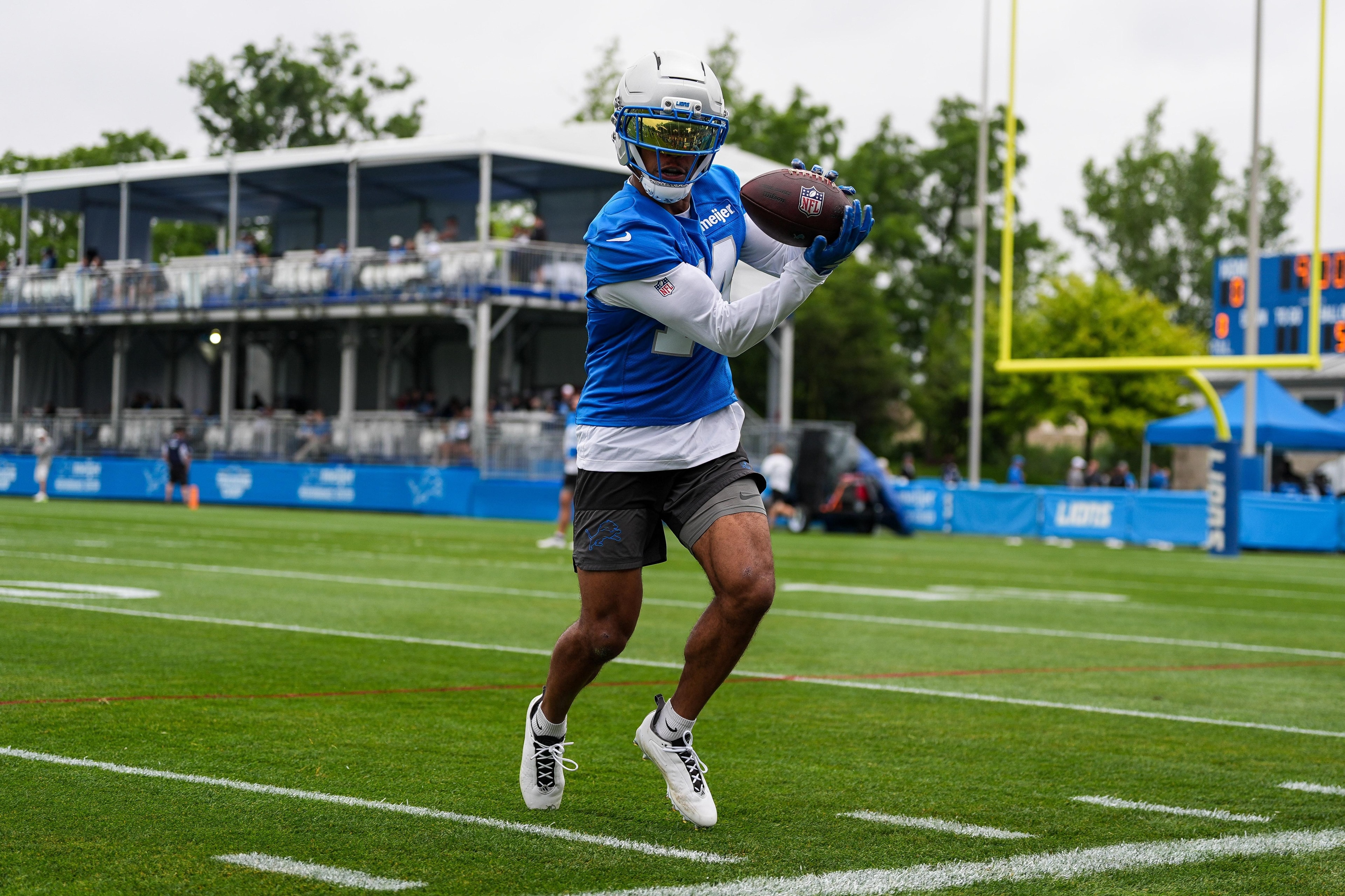 Lions close camp with a scrimmage, offense builds momentum after a defense-heavy month