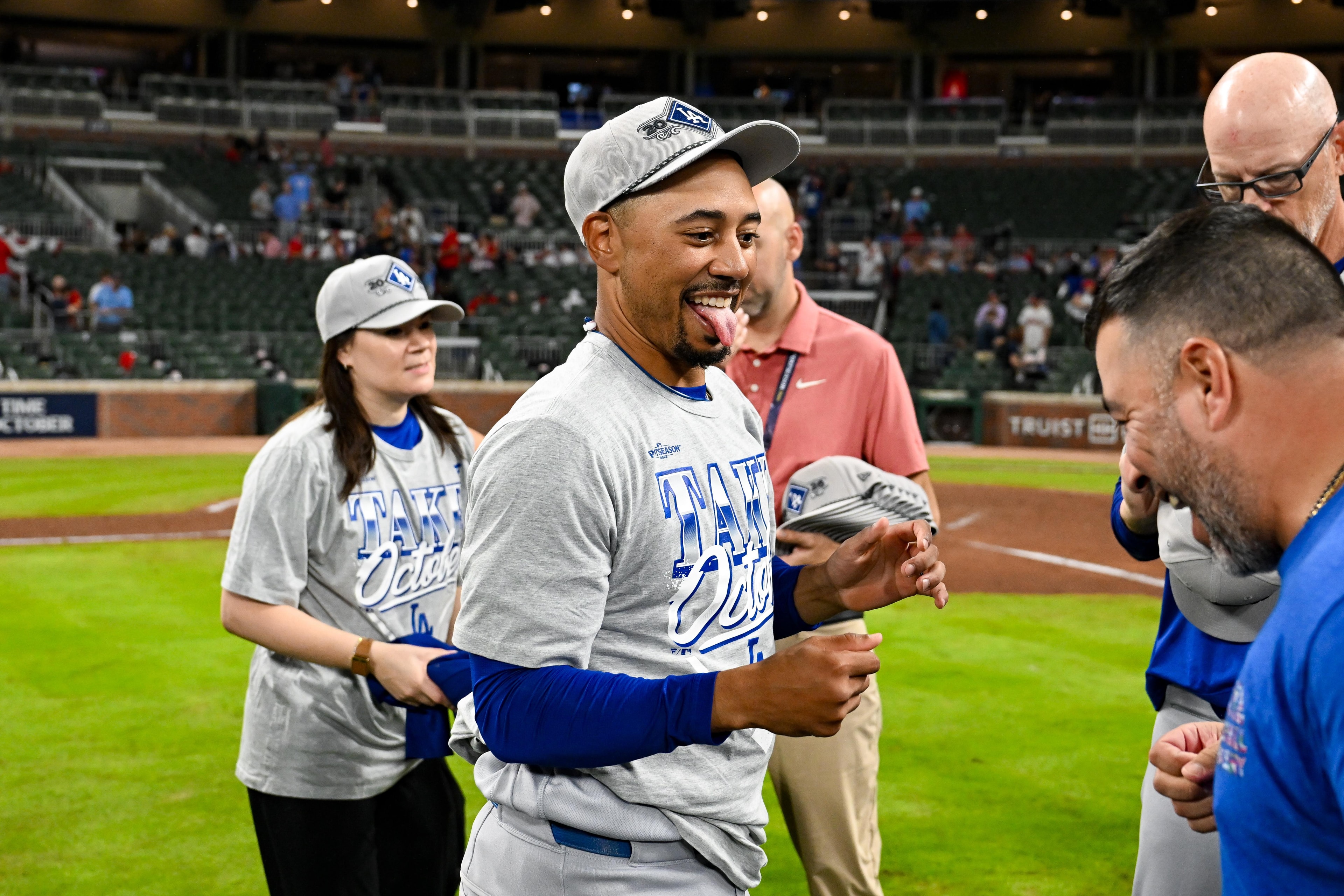 Guardians force another life, as Yankees, Braves and Padres are sent home in MLB playoff roundup