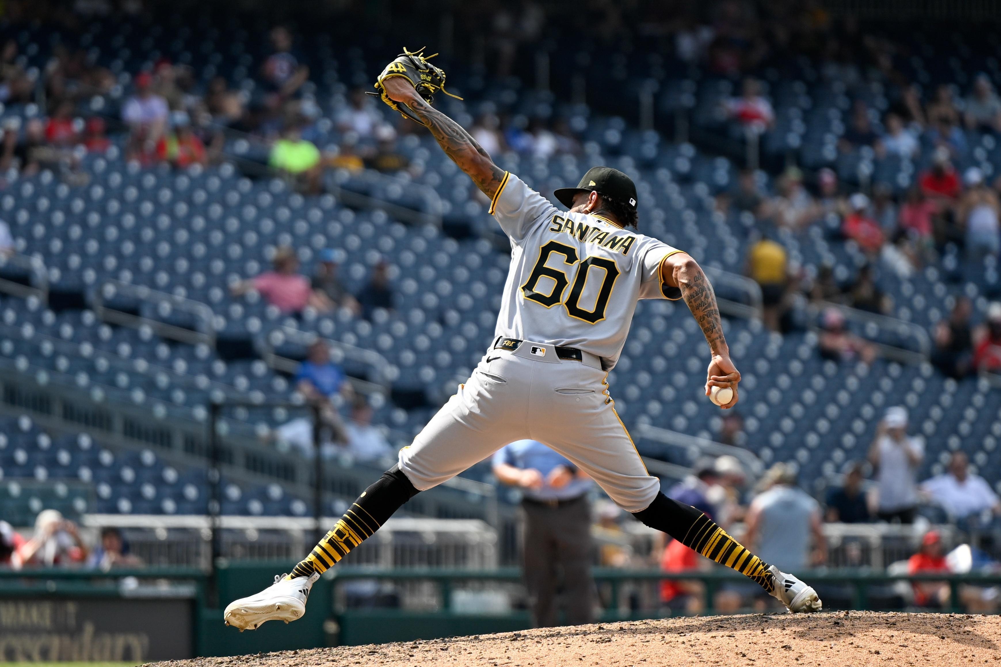 Diamondbacks pursue bullpen depth after late-deadline plans shift, signing Dennis Santana