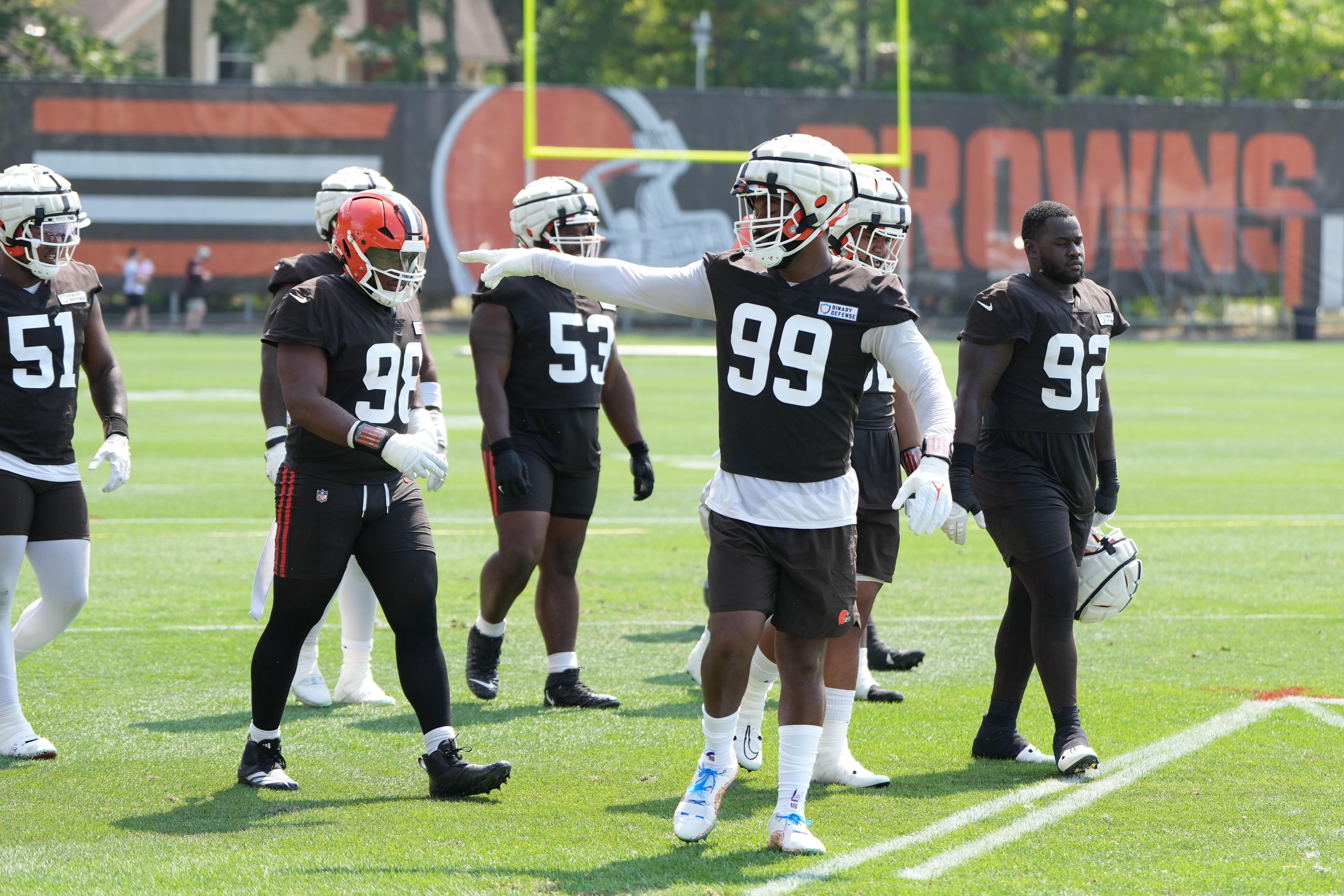Za’Darius Smith’s free agency path stays murky after social media post, delete