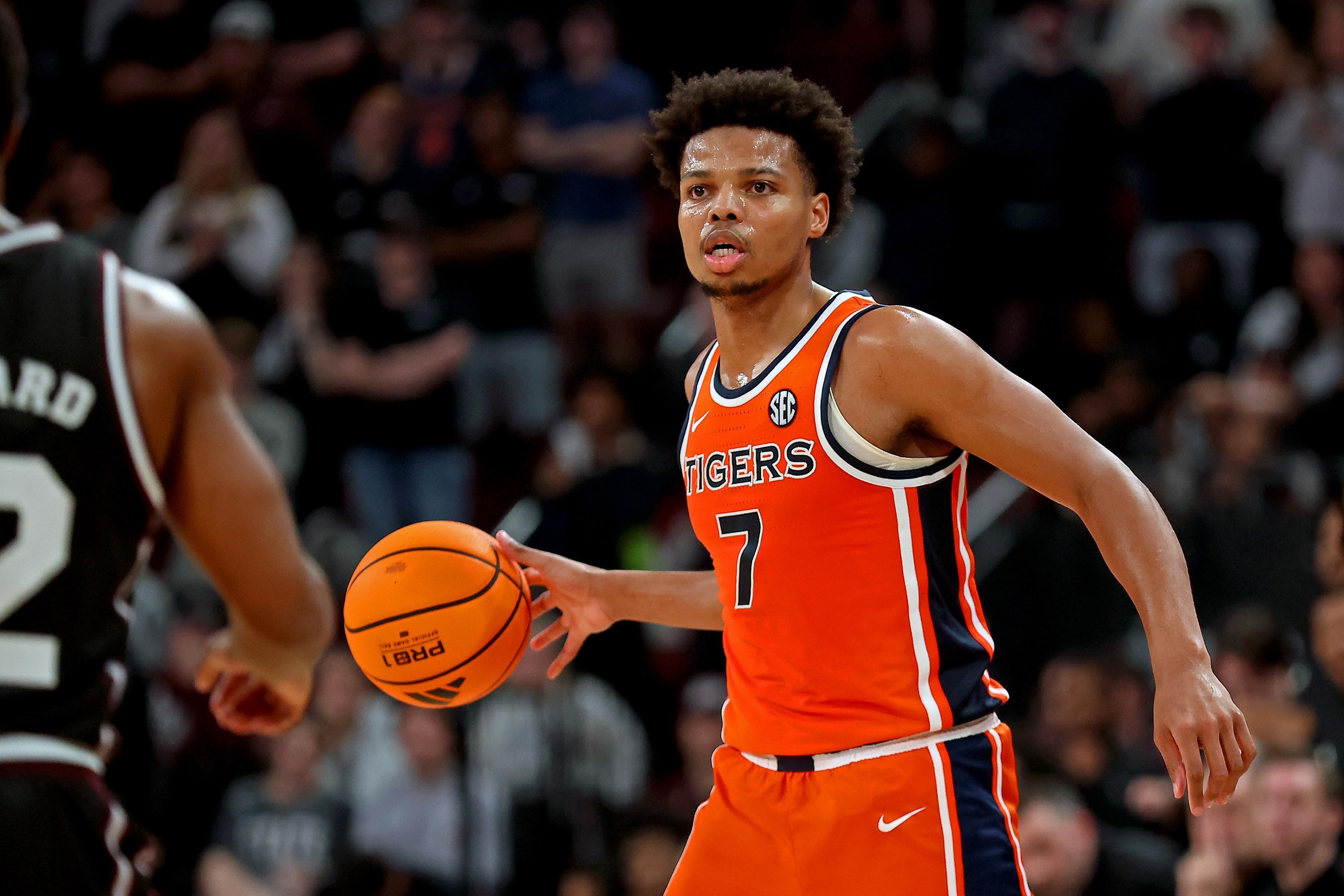 Keyshawn Hall, an Auburn transfer, commits to St. John’s men’s basketball for a fifth year