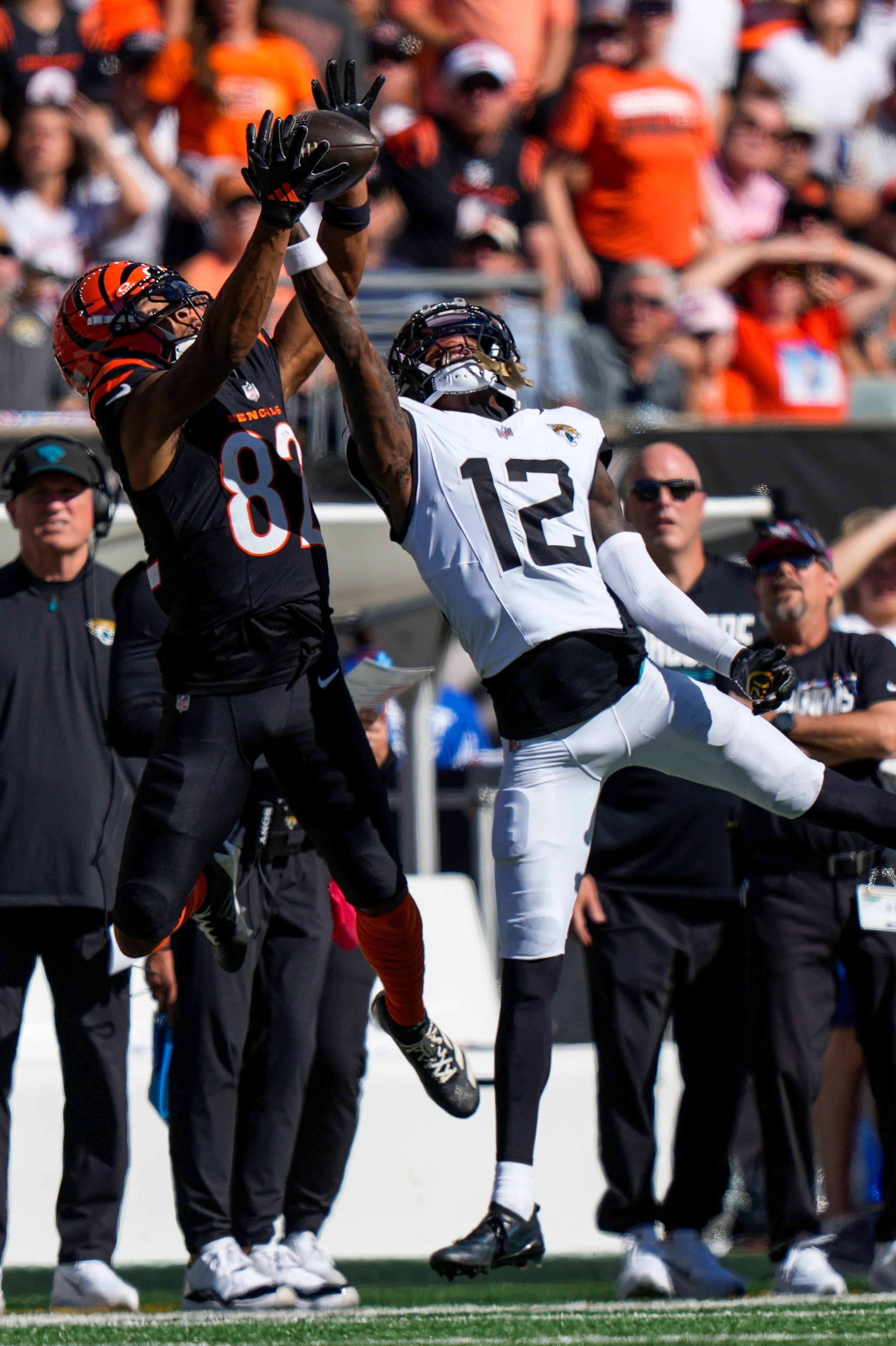 Jaguars shift the tempo for Travis Hunter’s two-way role, and it looks smarter in year two