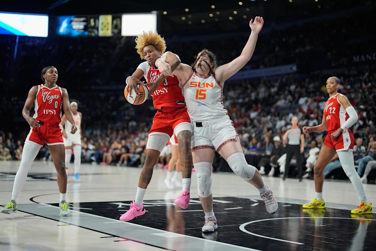 Las Vegas Aces lose NaLyssa Smith for the season with left leg injury