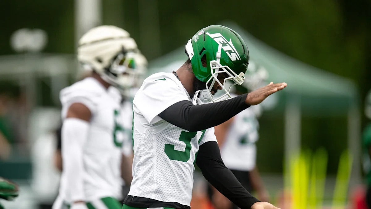 Jets cornerback Qwan'tez Stiggers taken to hospital after losing consciousness at joint practice with Buccaneers