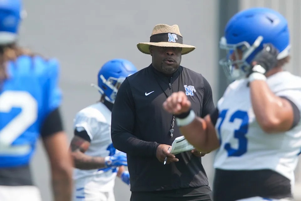 Charles Huff’s Memphis debut turns into a comeback, a viral moment, and an early dispute over the box score