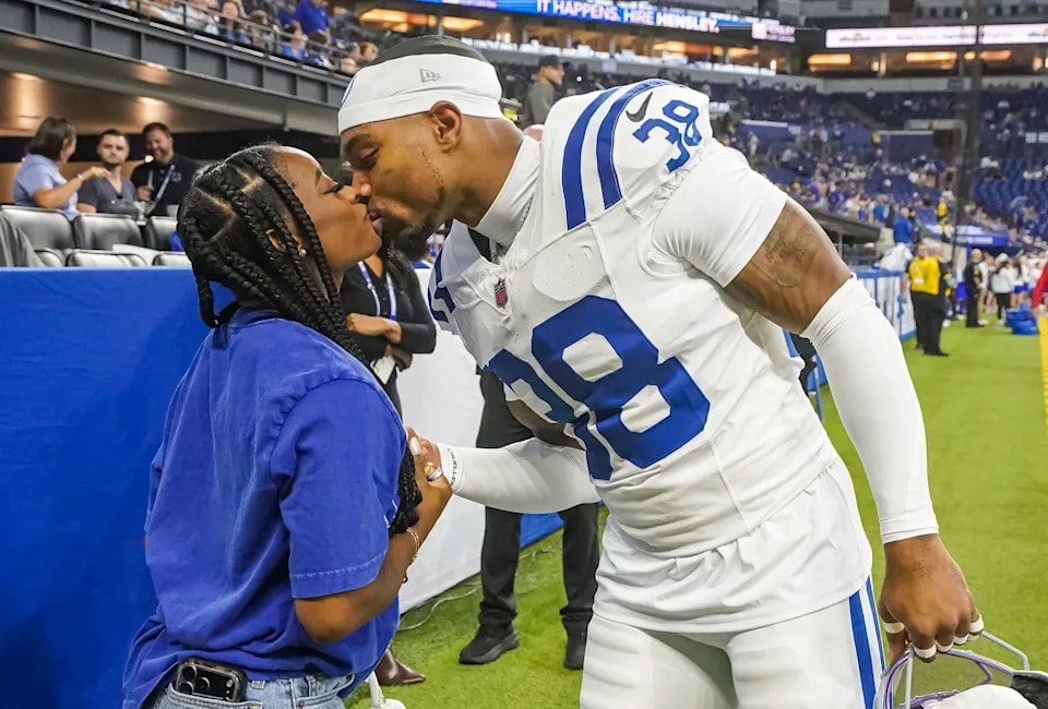 Jonathan Owens, husband of Simone Biles, reportedly lands on the Indianapolis Colts roster