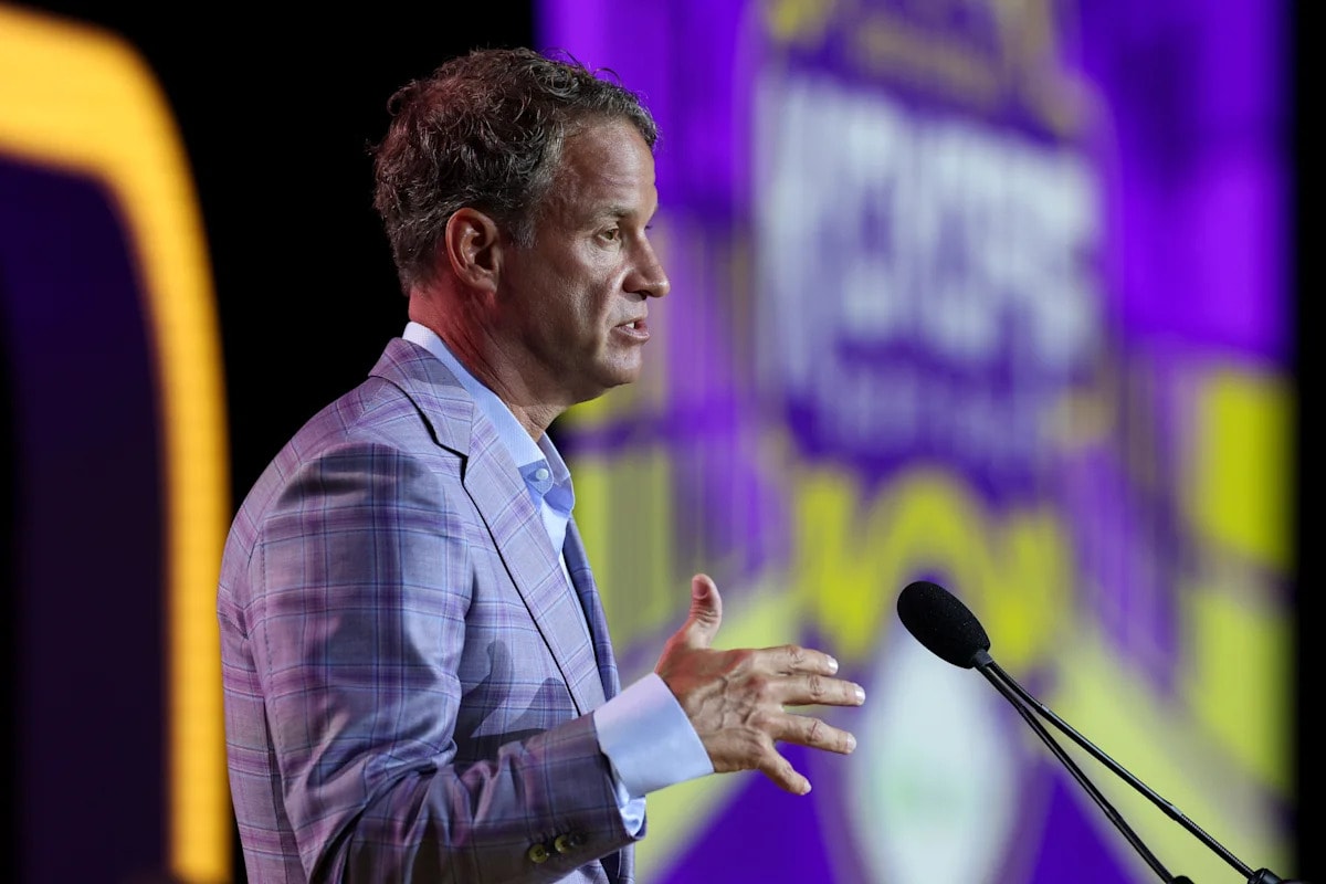 Lane Kiffin credits LSU’s offensive line overhaul to veteran tandem Eric Wolford and James Cregg