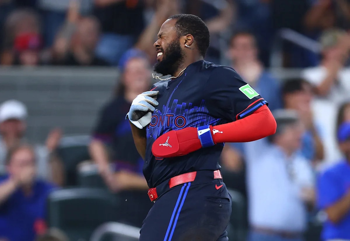 Blue Jays’ Vladimir Guerrero Jr. evaluated for concussion after collision with Yankees’ George Lombard Jr.