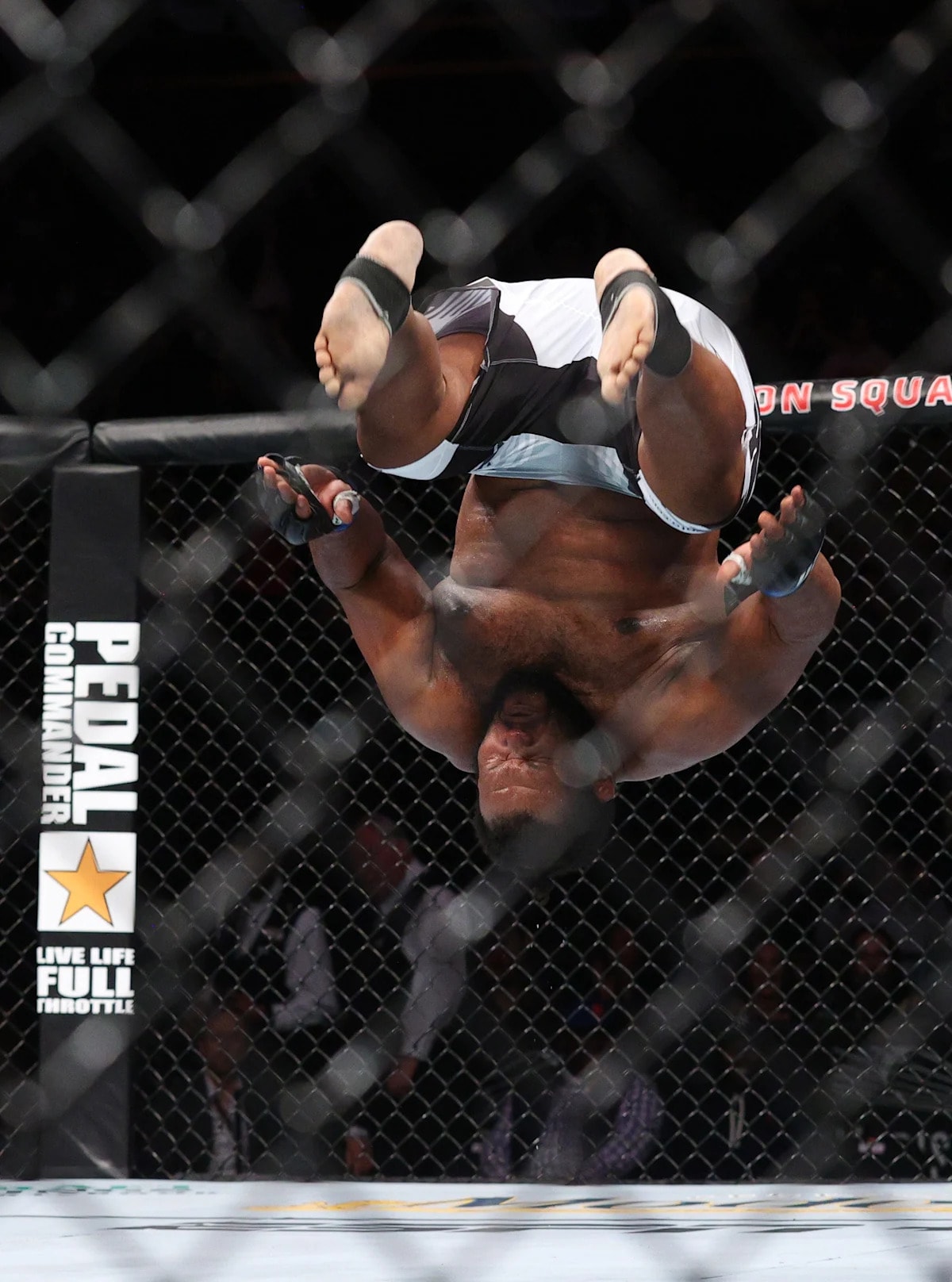 Chris Barnett becomes first male former UFC fighter to sign with PowerSlap