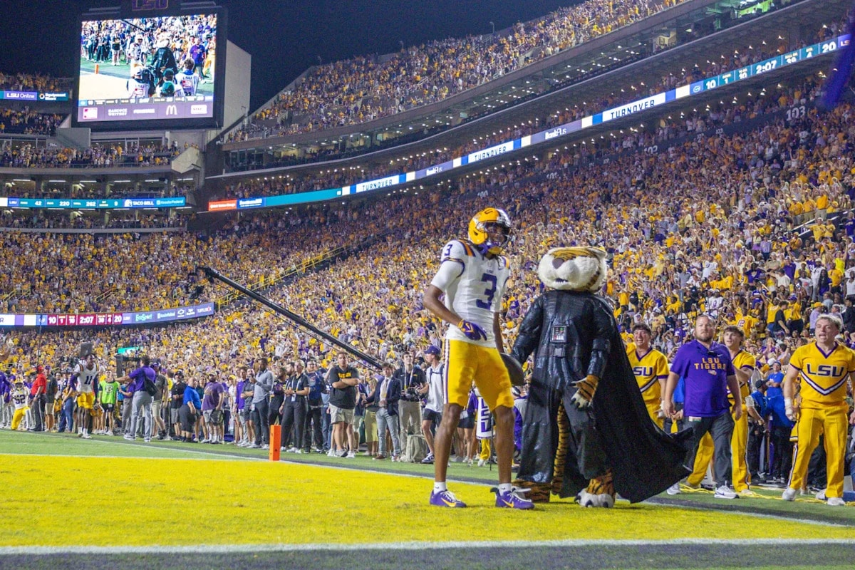 DJ Pickett family responds after LSU jersey number dispute involving Jayden Daniels