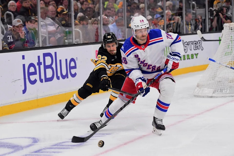 Rangers Extend Early Hot Streak With 5-2 Win Over Islanders, Their Fourth Straight Victory