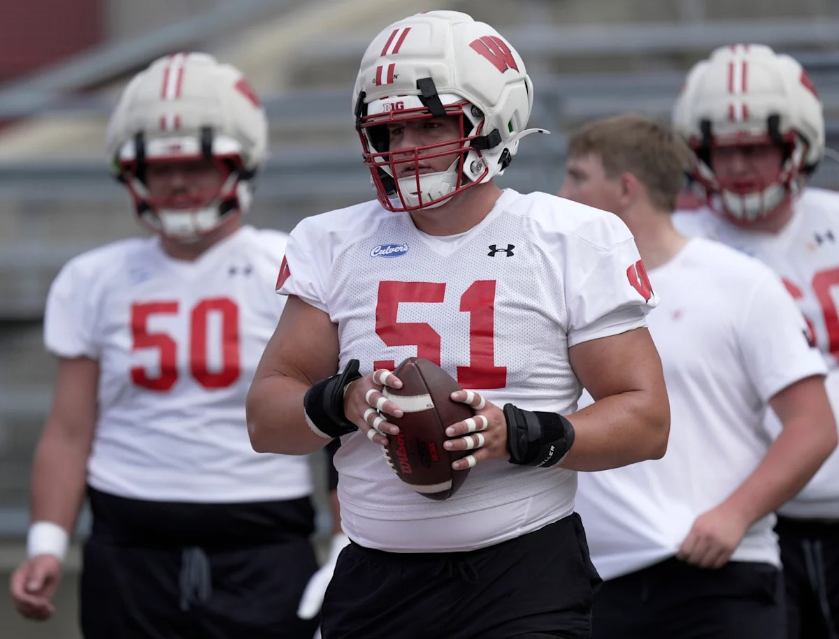 Wisconsin places three on Earl Campbell Tyler Rose Award watch list