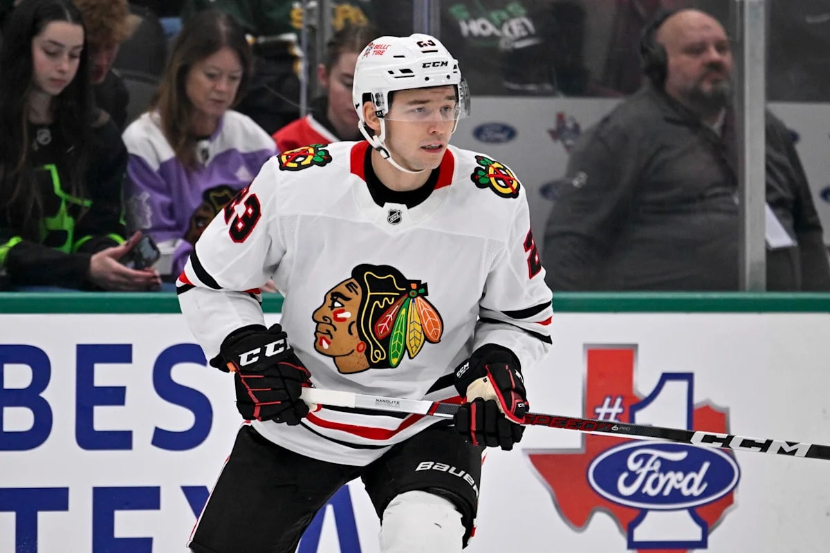 Former Blackhawks Forward Still Unsigned After Sharks Stint as September Approaches