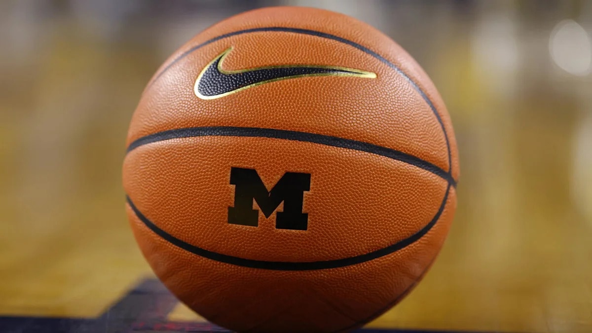 Michigan gets exhibition season off to a strong start with 87-62 win over Eastern Michigan